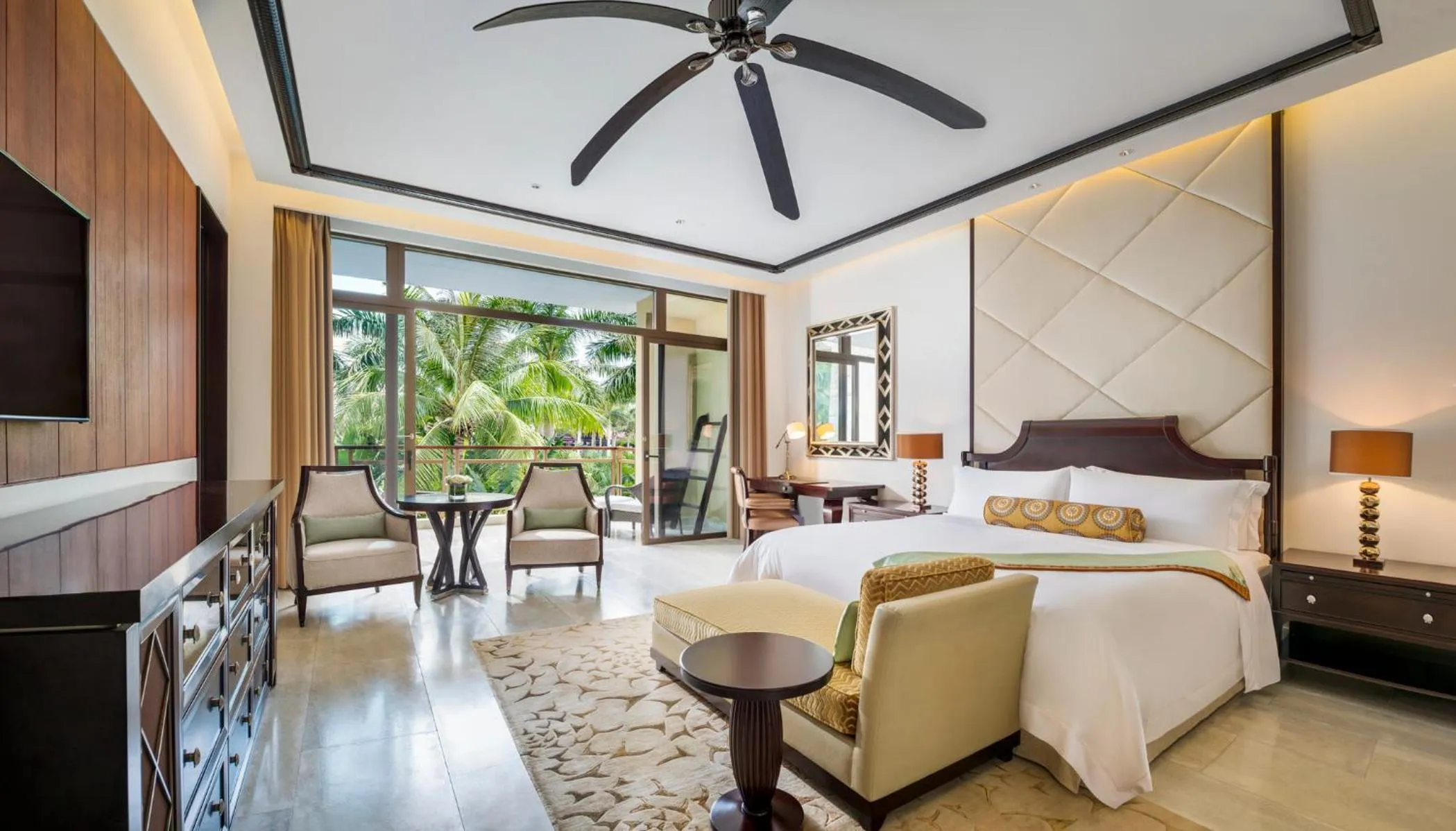 Bed in The St. Regis Sanya Yalong Bay Resort