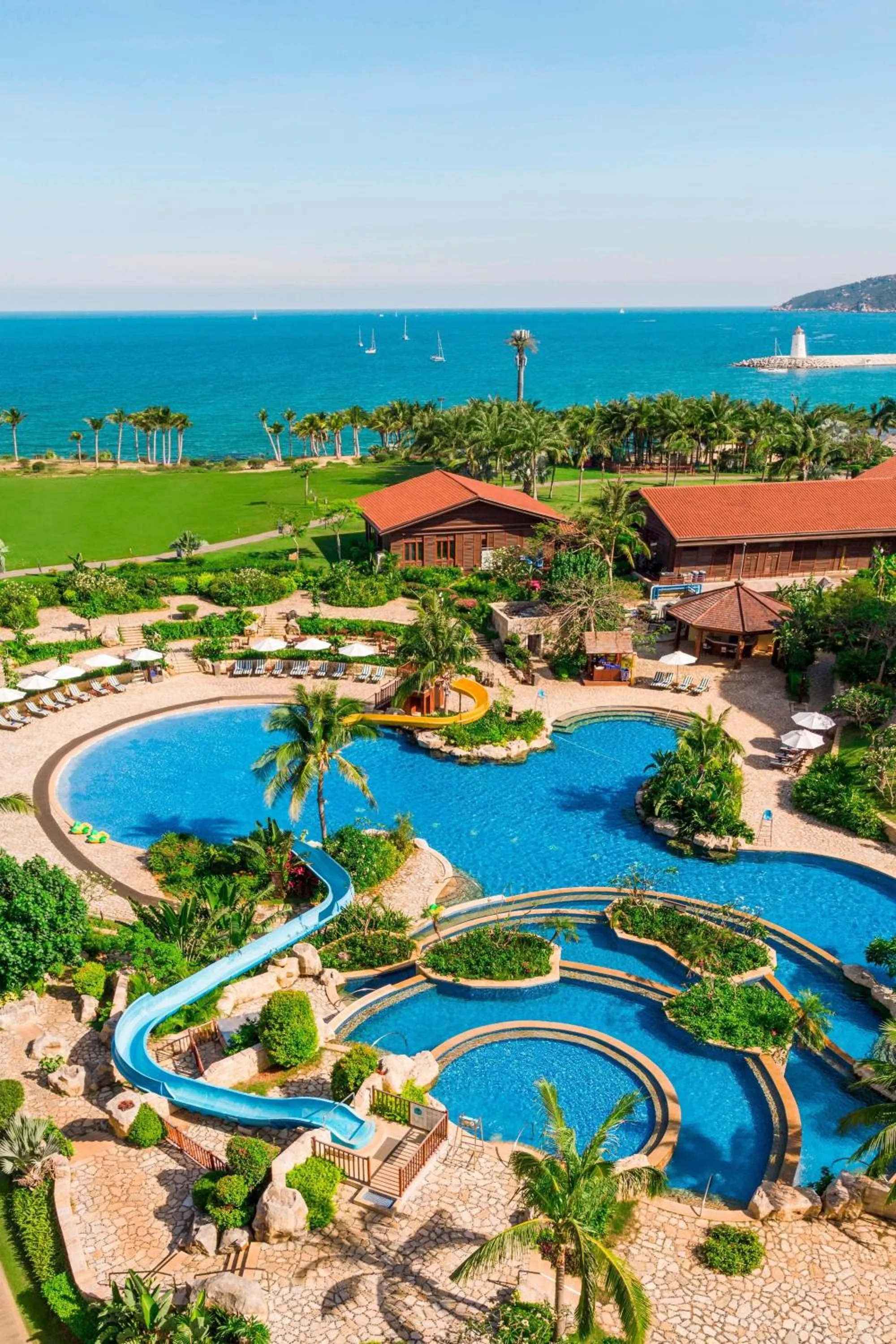 Swimming pool in The St. Regis Sanya Yalong Bay Resort