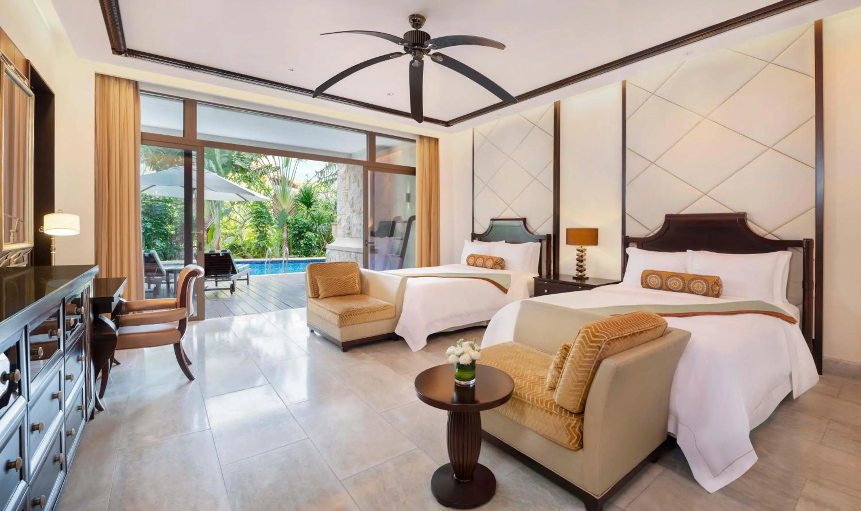 Bedroom, Bed in The St. Regis Sanya Yalong Bay Resort