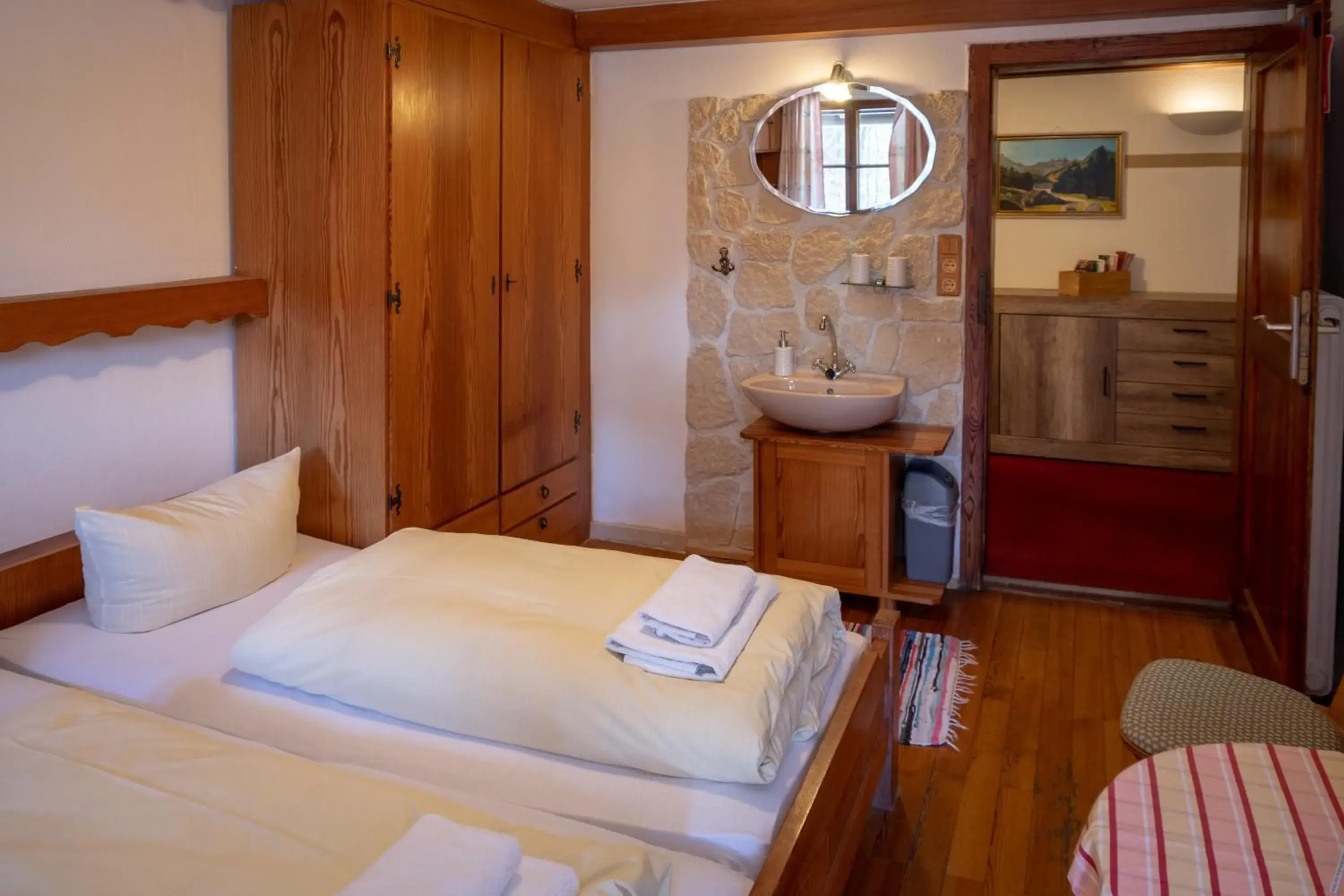 Double Room with Shared Bathroom in Hotel Restaurant Alatsee Double Room with Shared Bathroom in Hotel Restaurant Alatsee