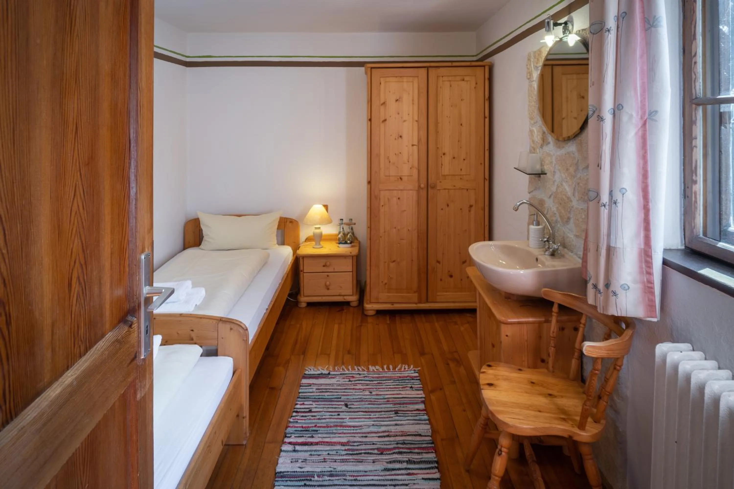 Twin Room with Shared Bathroom in Hotel Restaurant Alatsee
