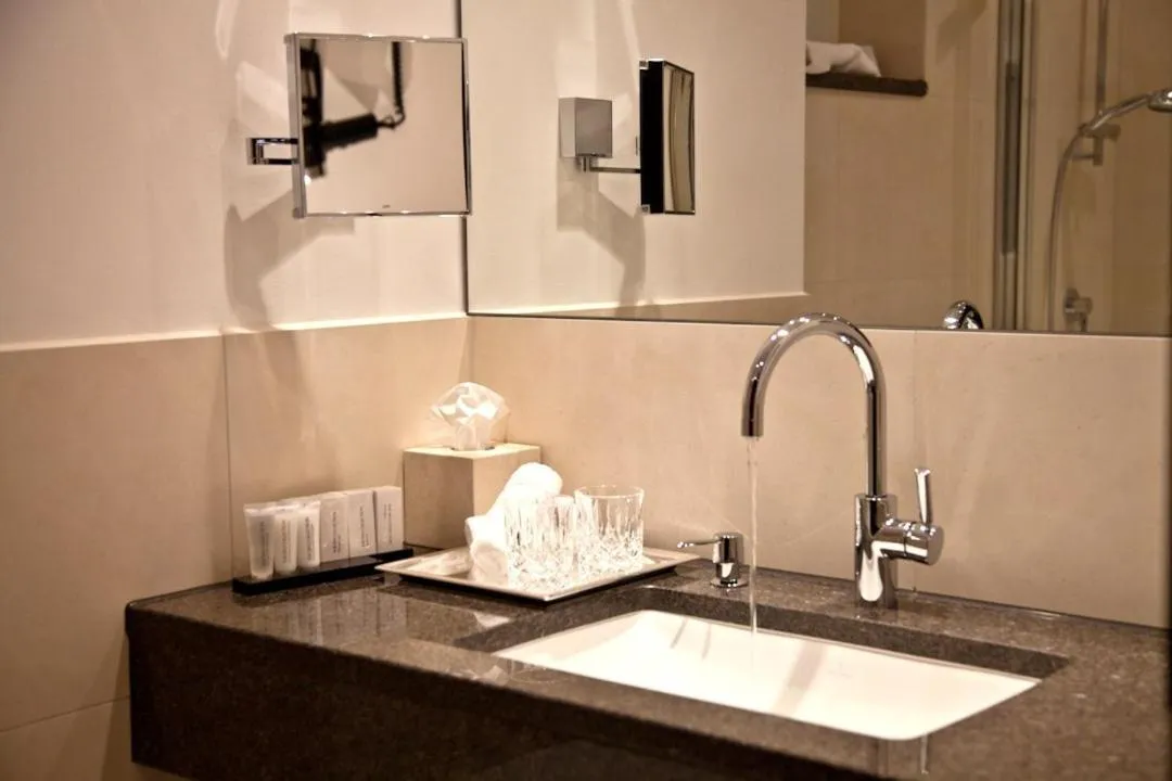 Bathroom in Hotel Favor