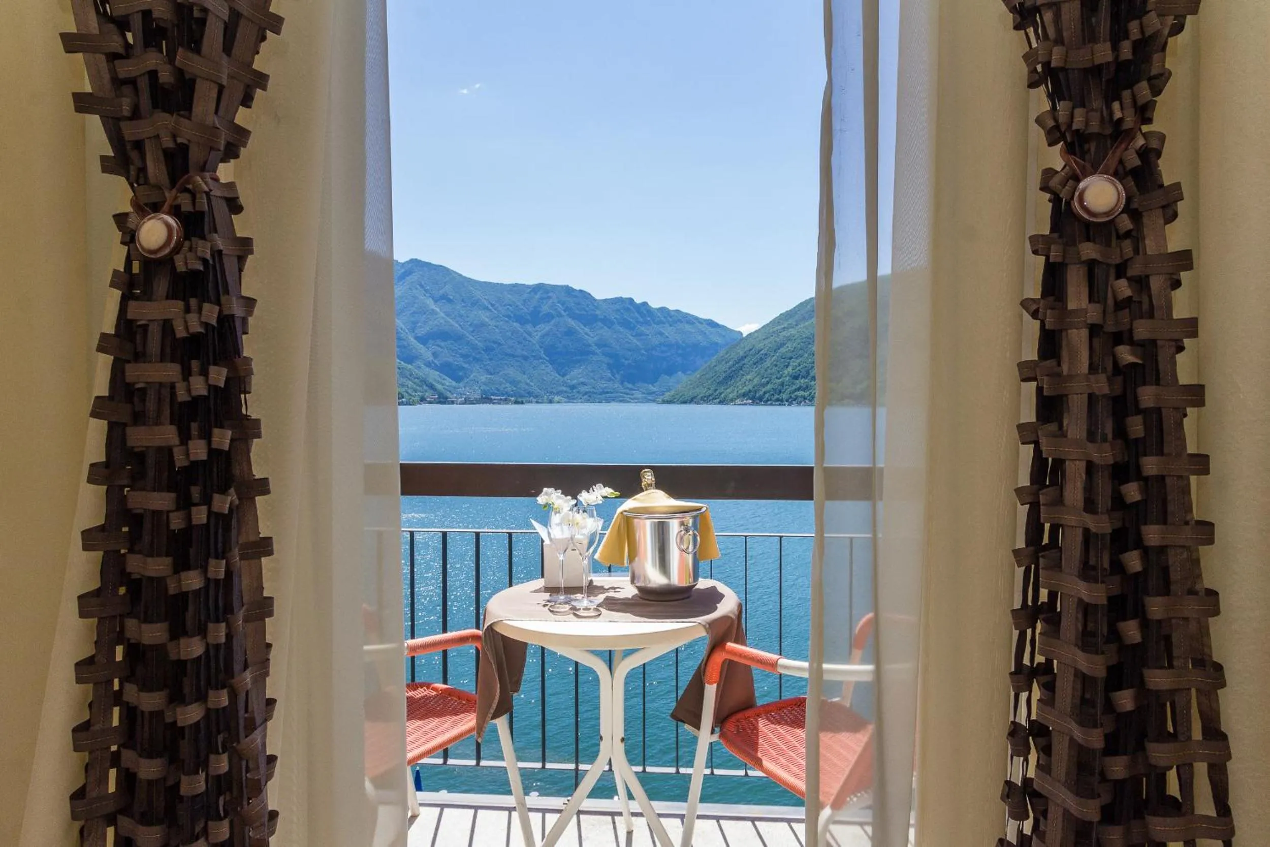 Triple Room with Lake View in Hotel Riviera