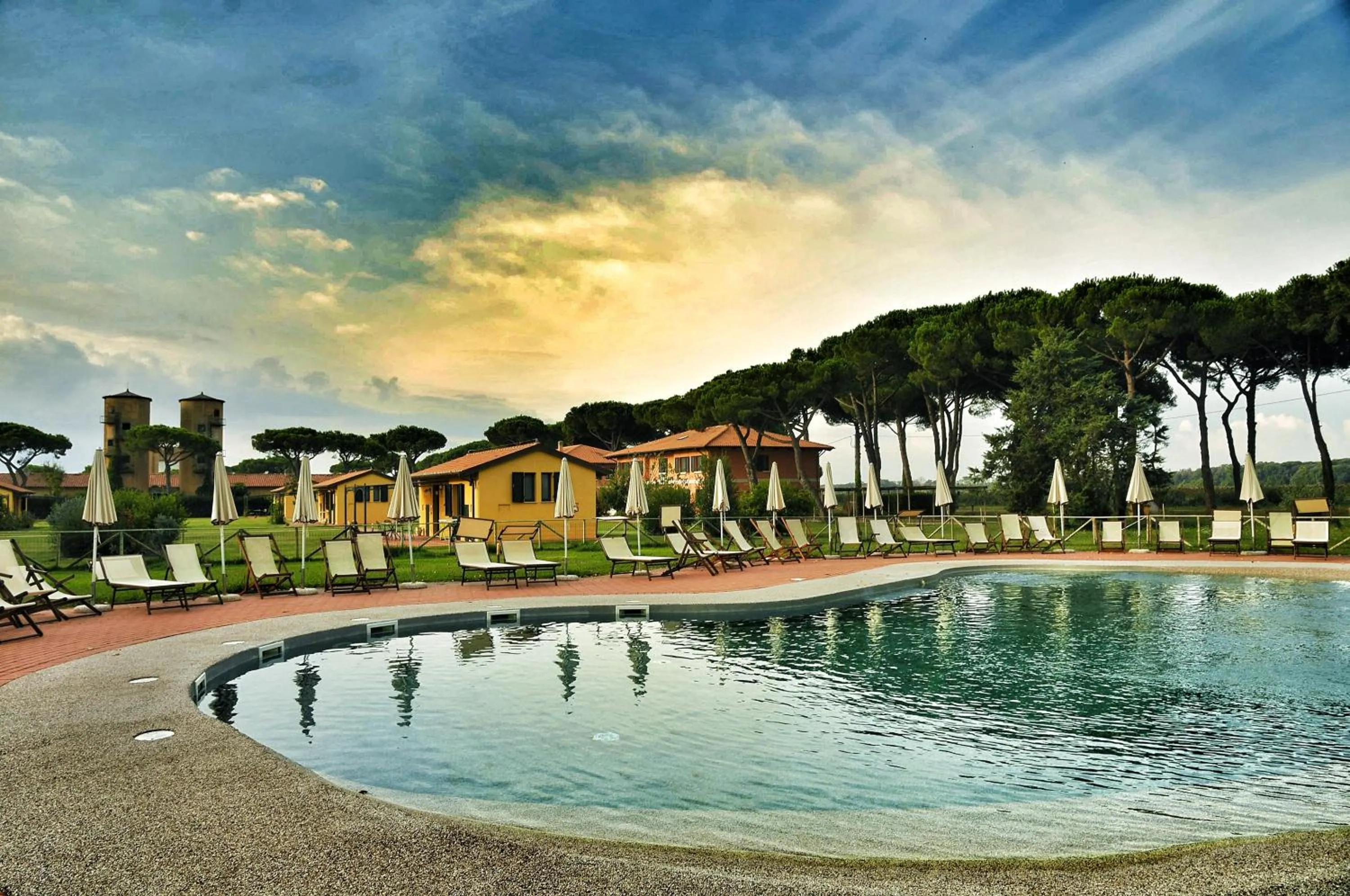 Swimming pool in La Fattoria di Tirrenia