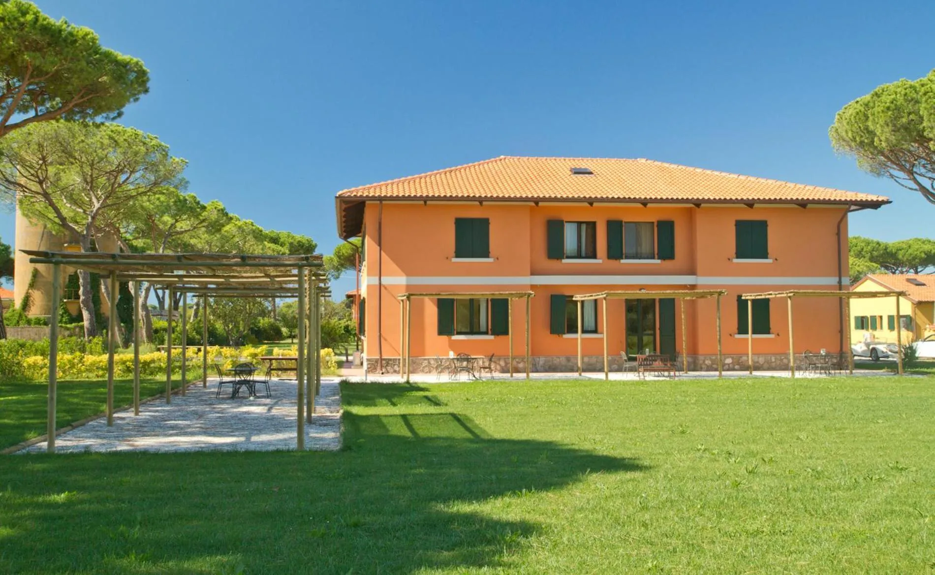 Garden view in La Fattoria di Tirrenia