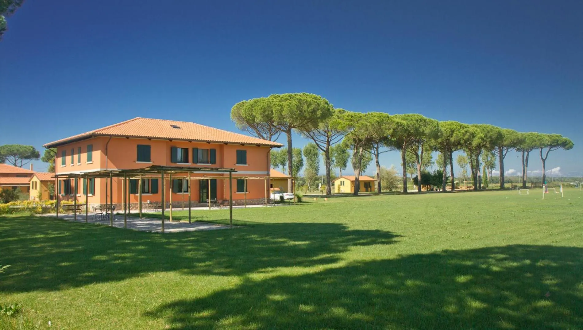 Garden view in La Fattoria di Tirrenia