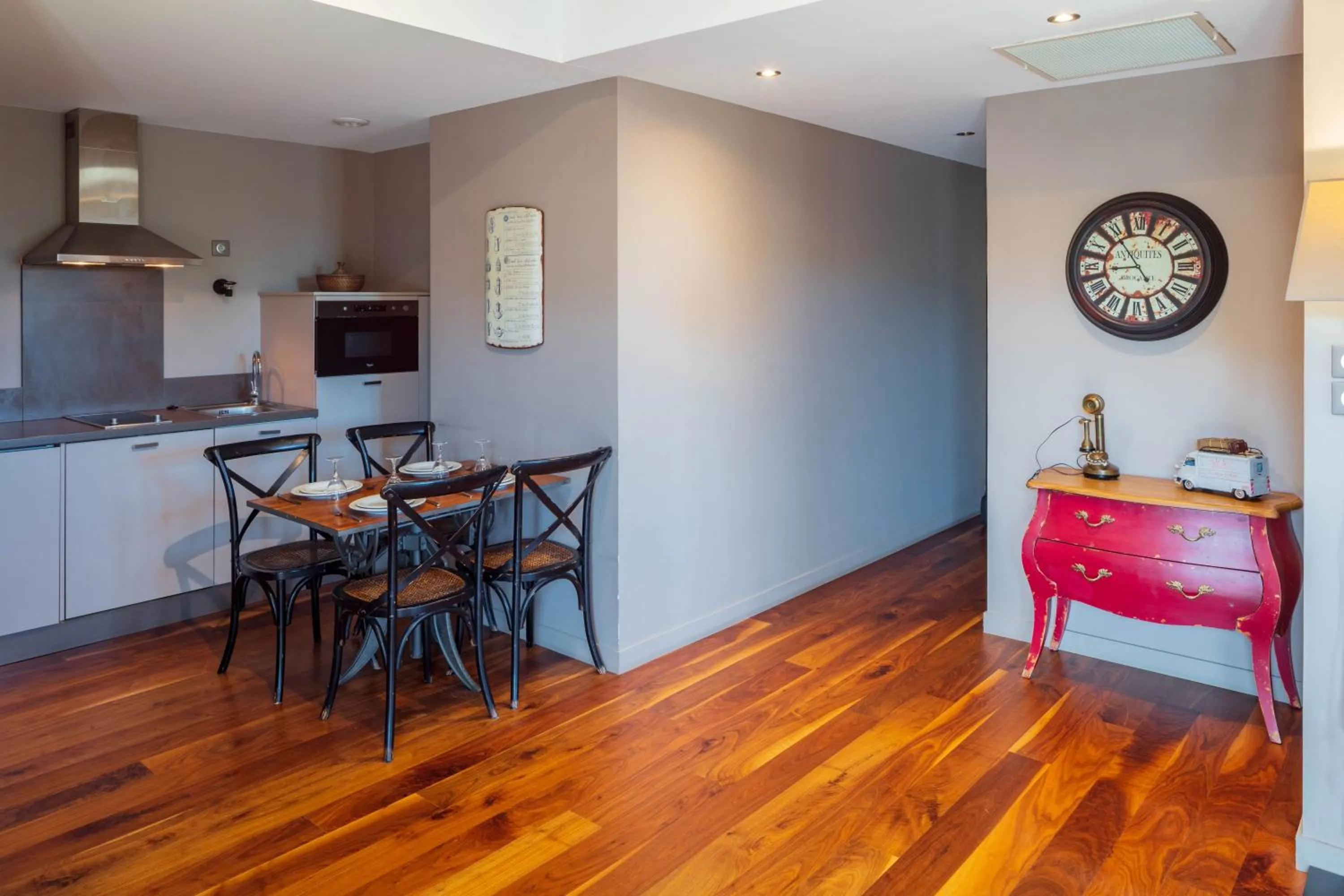 Kitchen or kitchenette in Garrigae Distillerie de Pezenas - Hotellerie & Spa