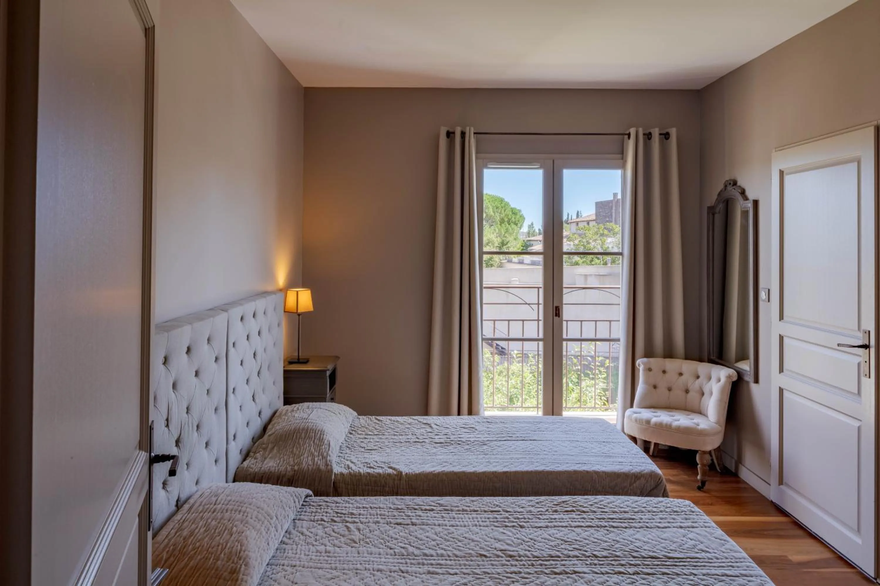 Bed in Garrigae Distillerie de Pezenas - Hotellerie & Spa