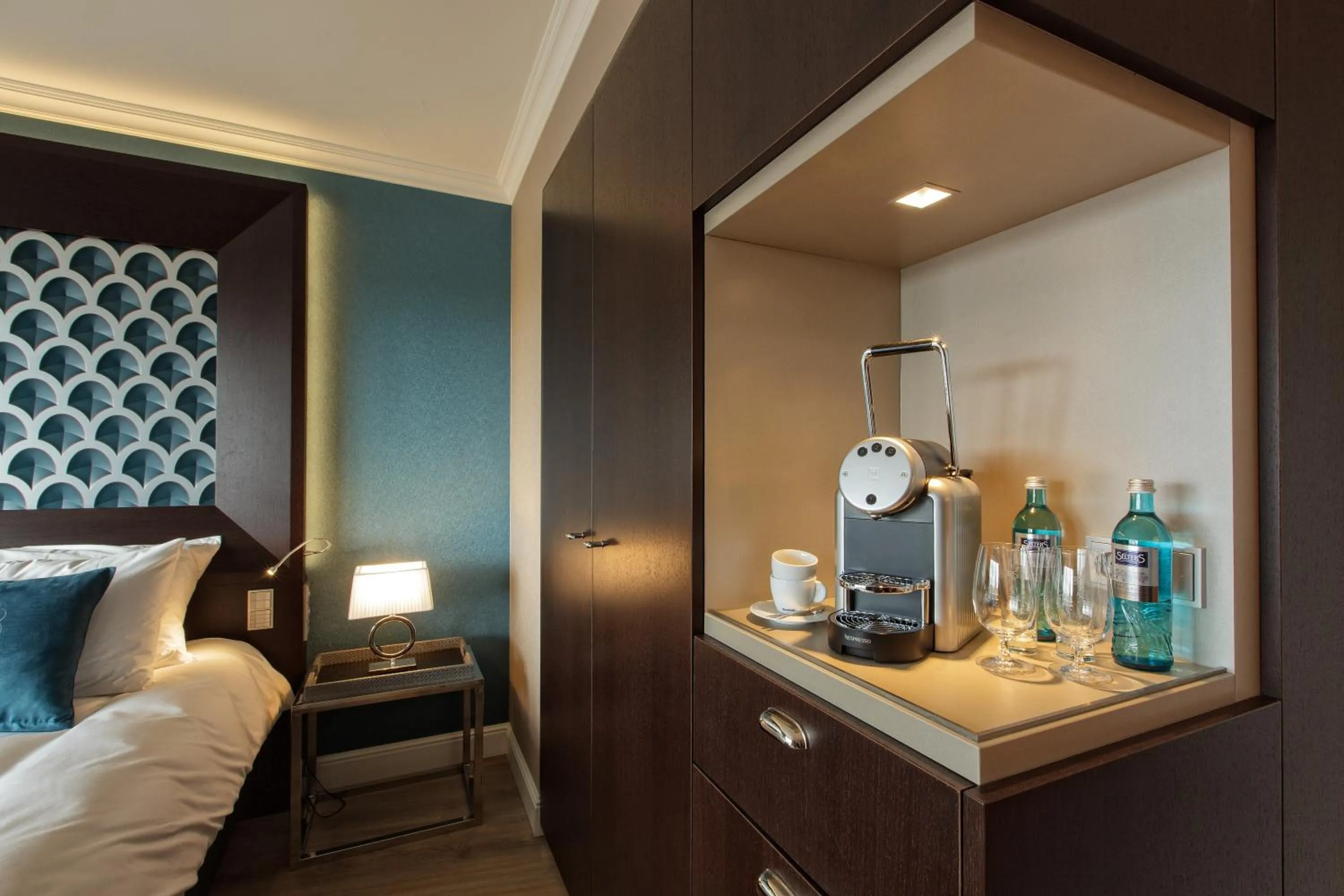 Kitchen or kitchenette, Bed in Hotel Dux