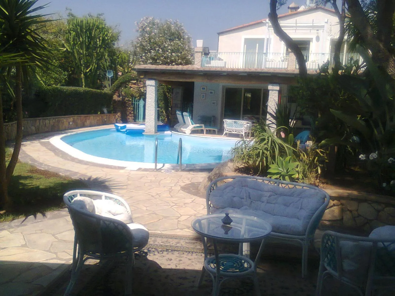 Very cozy, comfortable lanthana villa on 2 floors, independent