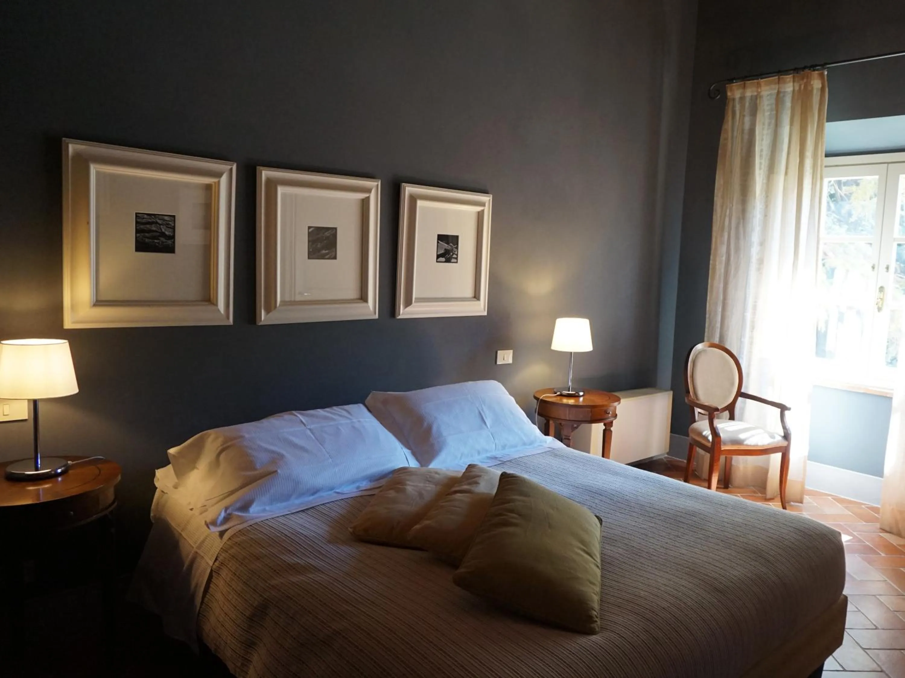 Photo of the whole room, Bed in Borgo Colleoli Resort