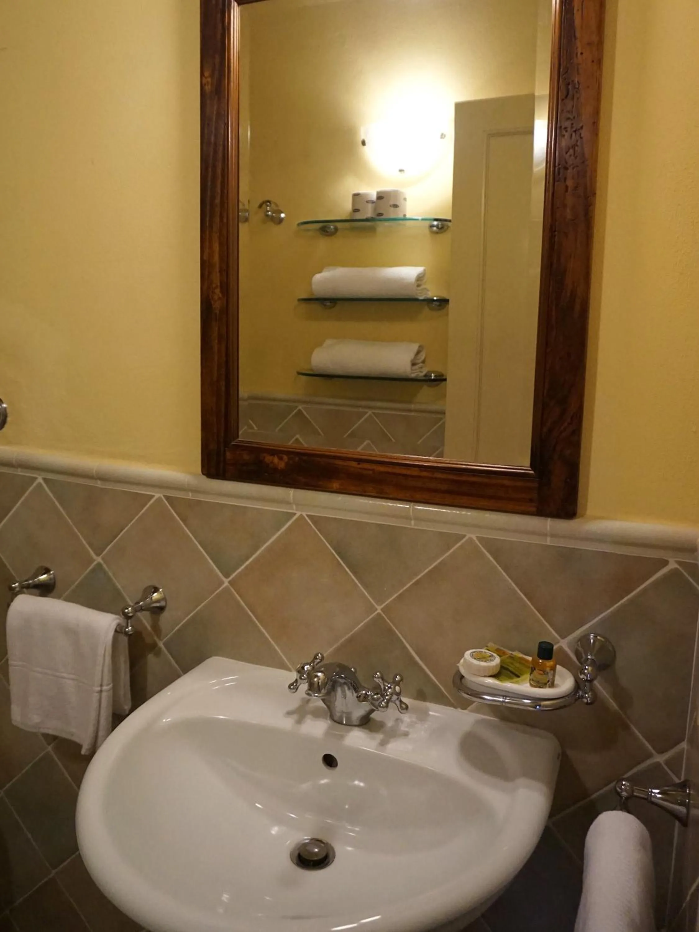 Bathroom in Borgo Colleoli Resort