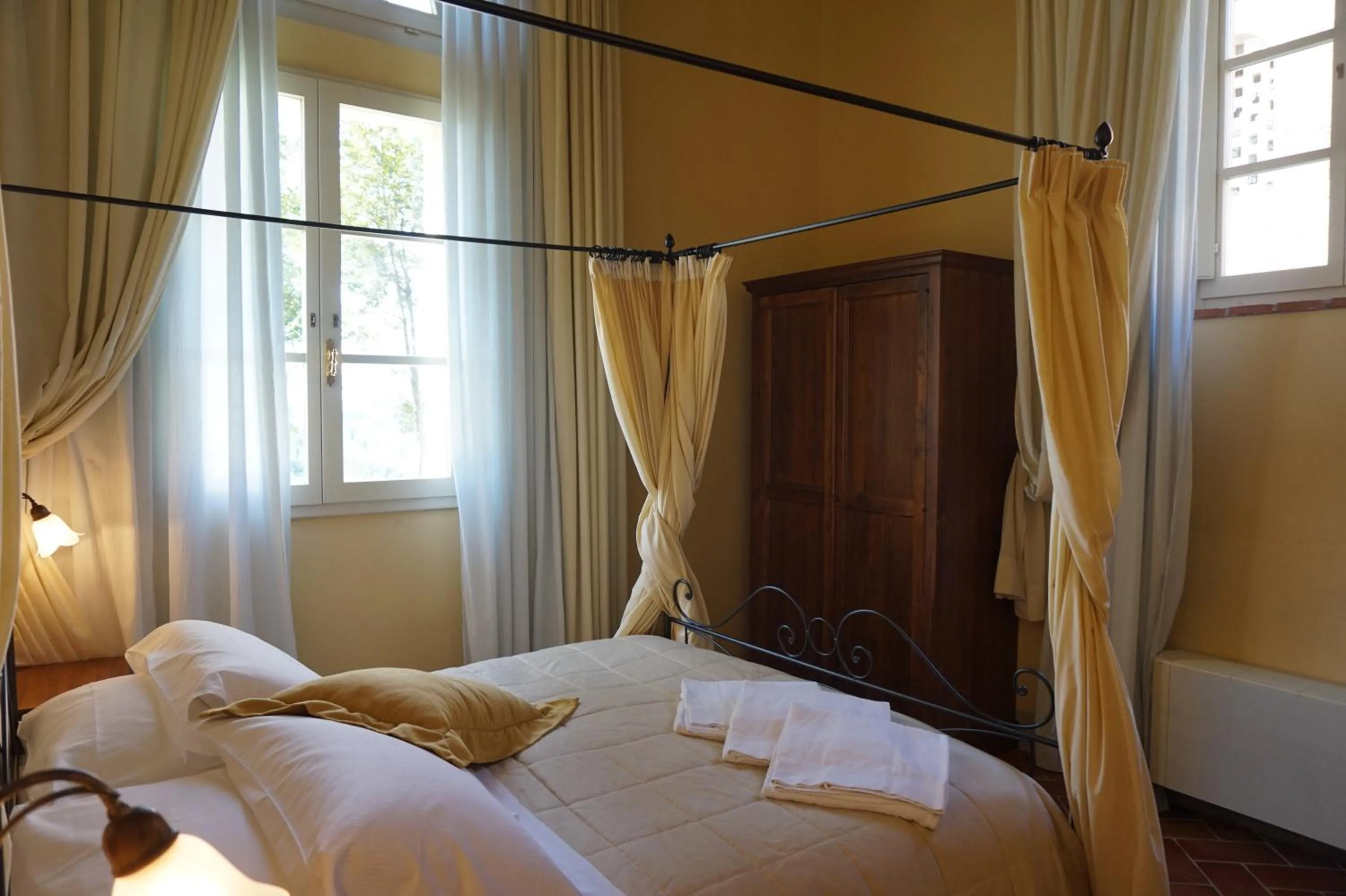 Bedroom, Bed in Borgo Colleoli Resort