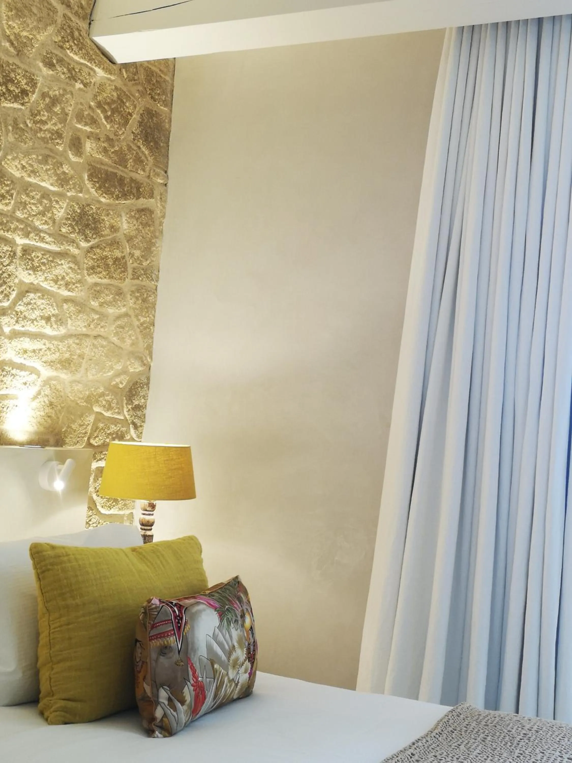 Bed in Hôtel La Dimora & Spa