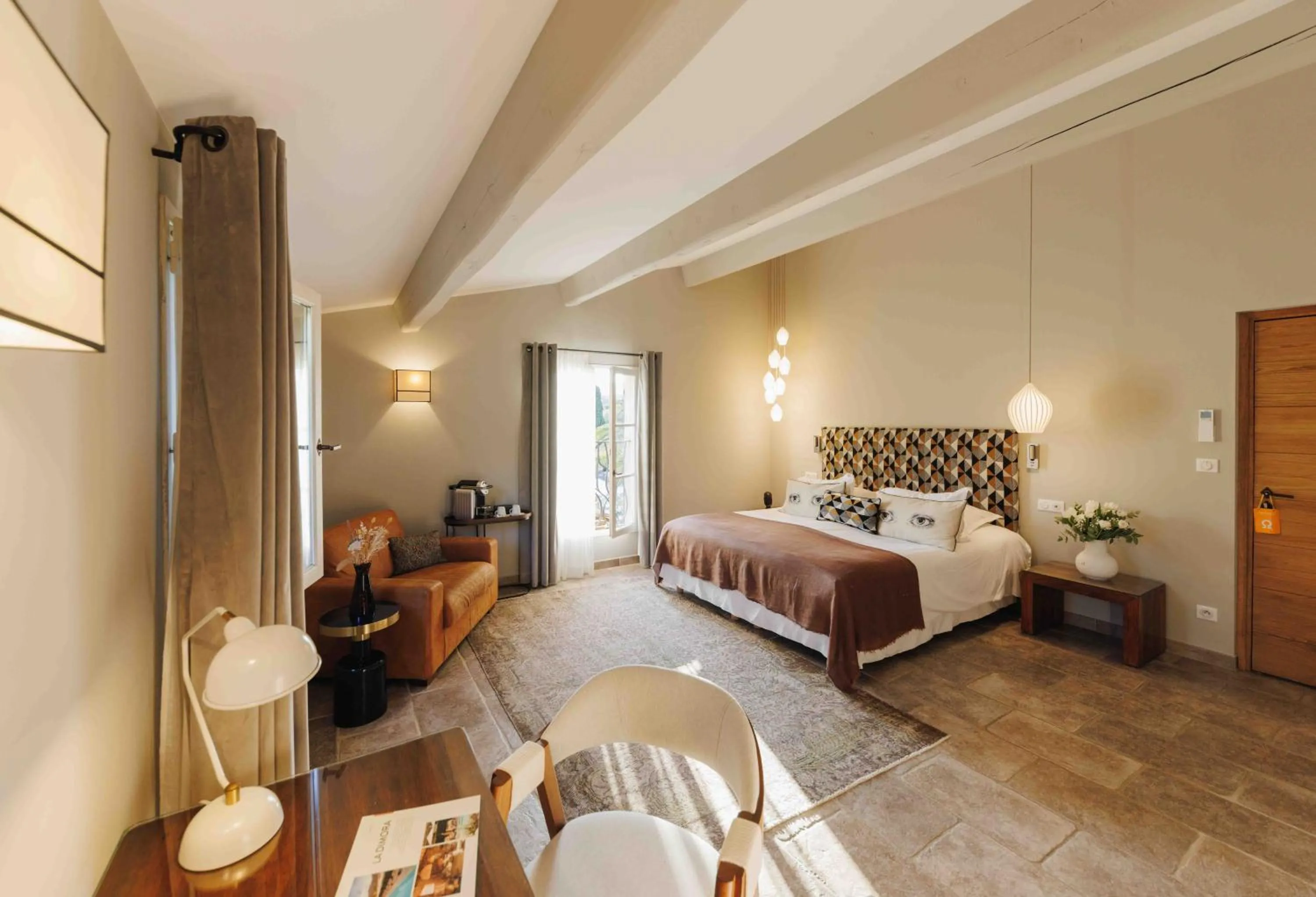 Property building, Bed in Hôtel La Dimora & Spa