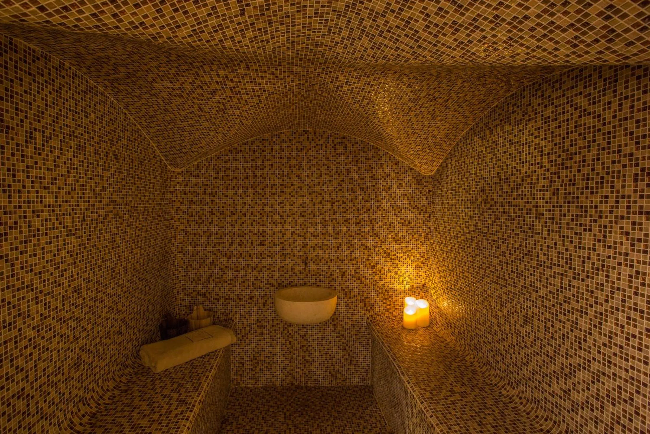 Hot Tub in Hôtel La Dimora & Spa