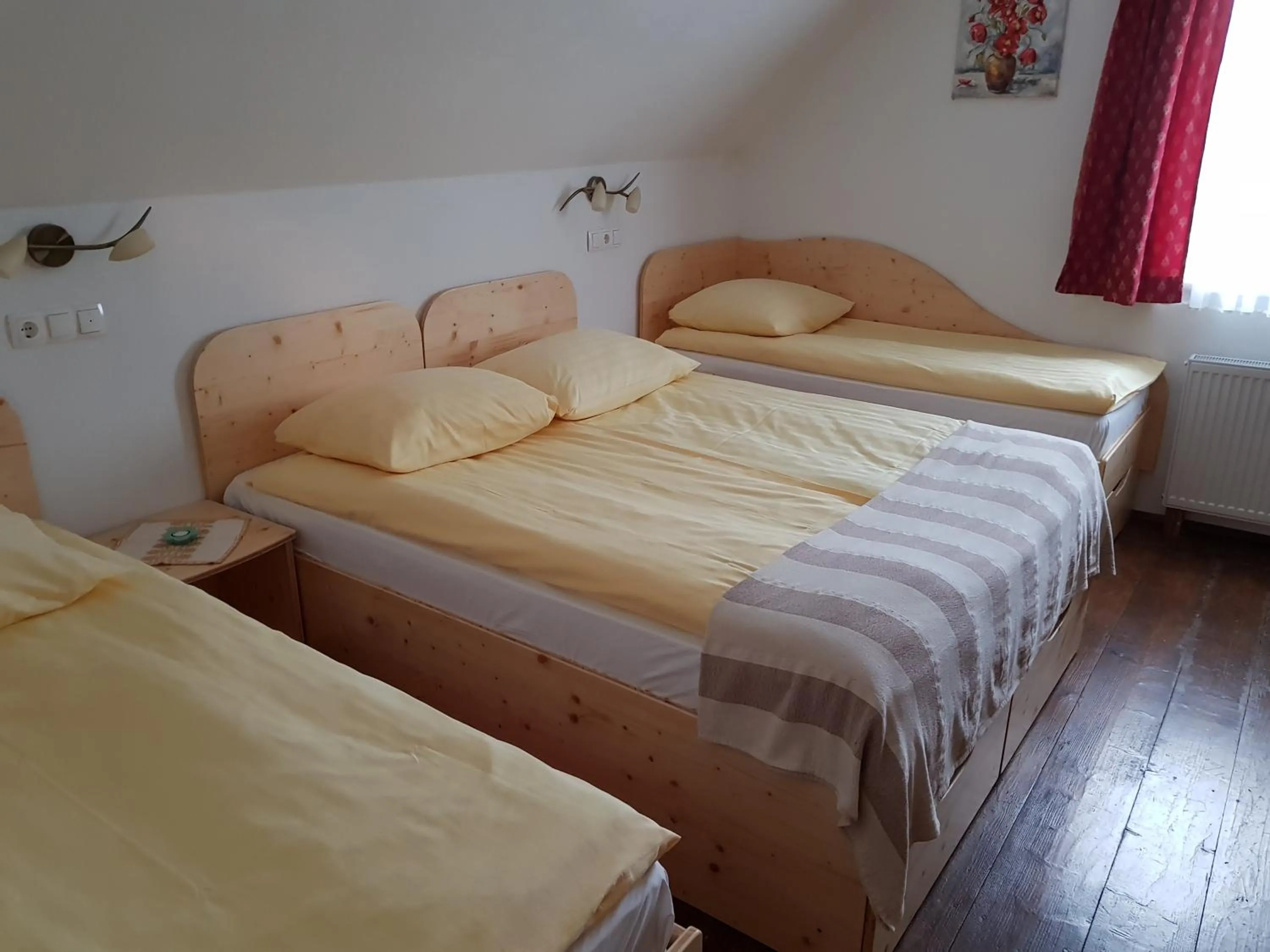 Bed in Mama's House 7min from Airport