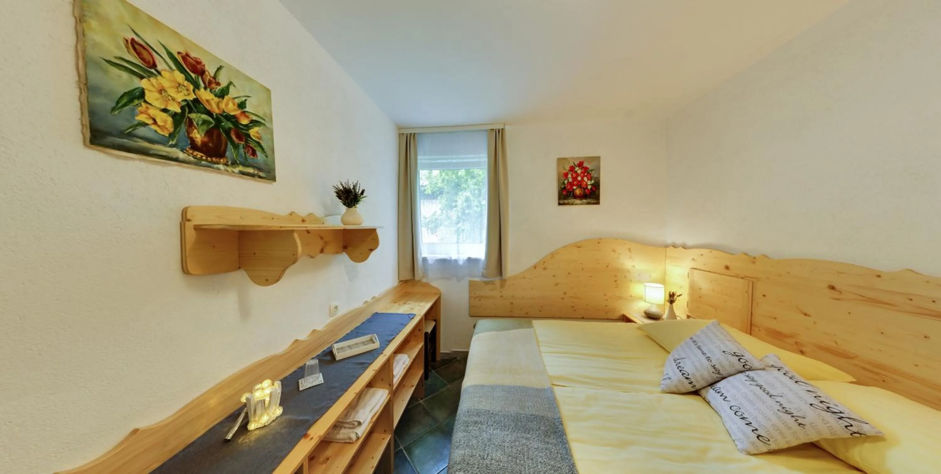 Bed in Mama's House 7min from Airport
