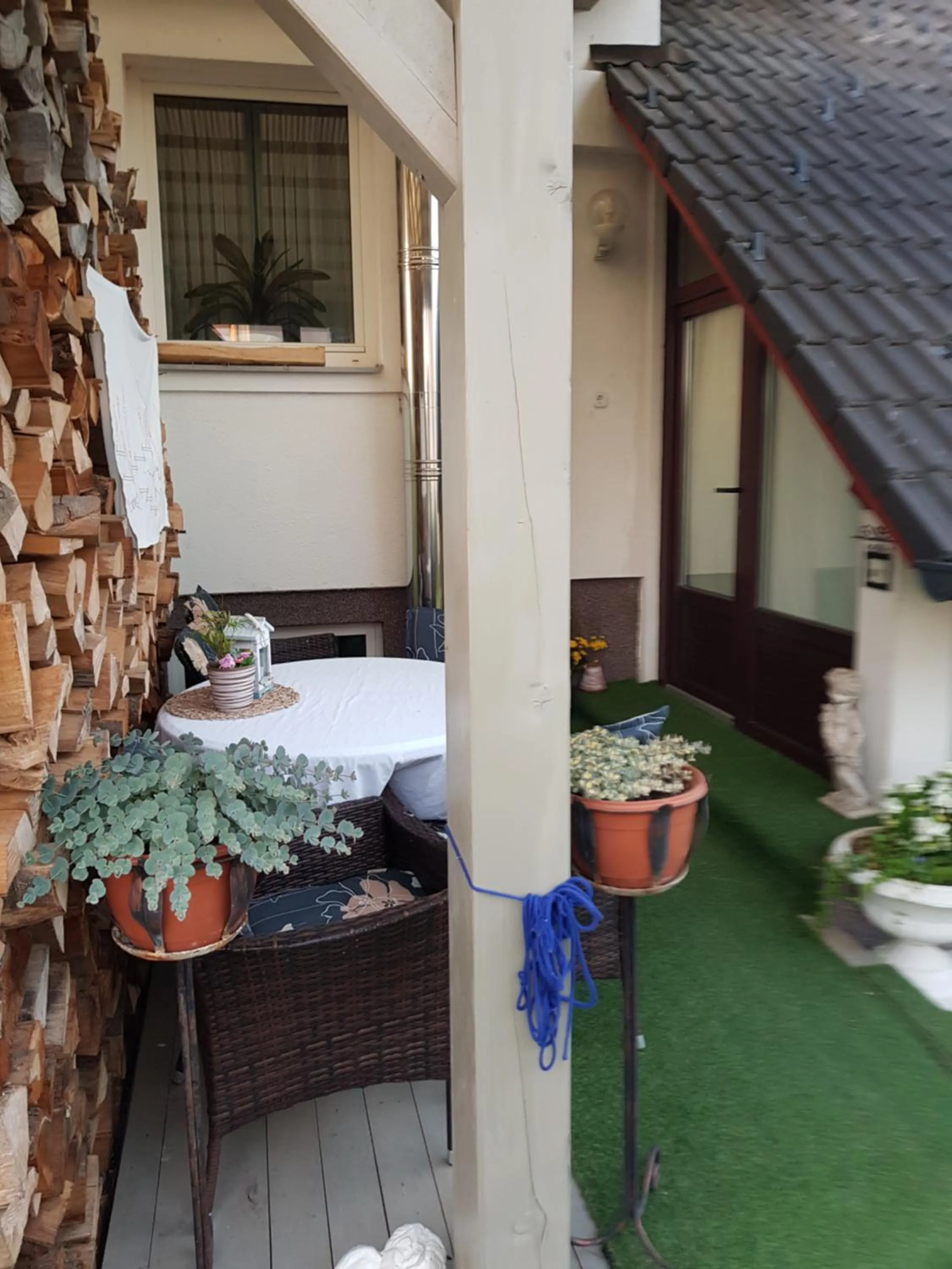 Property building, Bed in Mama's House 7min from Airport