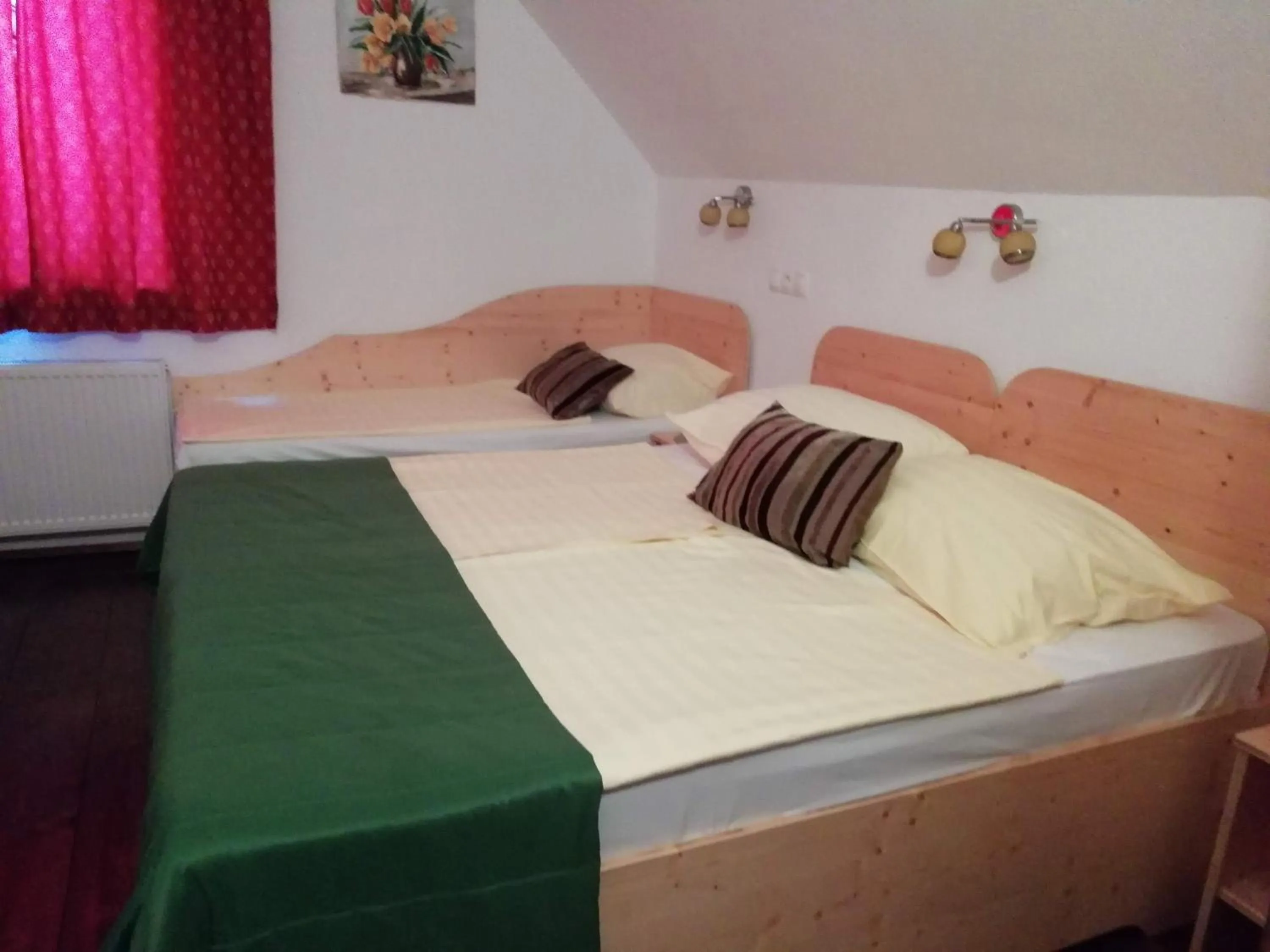 Decorative detail, Bed in Mama's House 7min from Airport