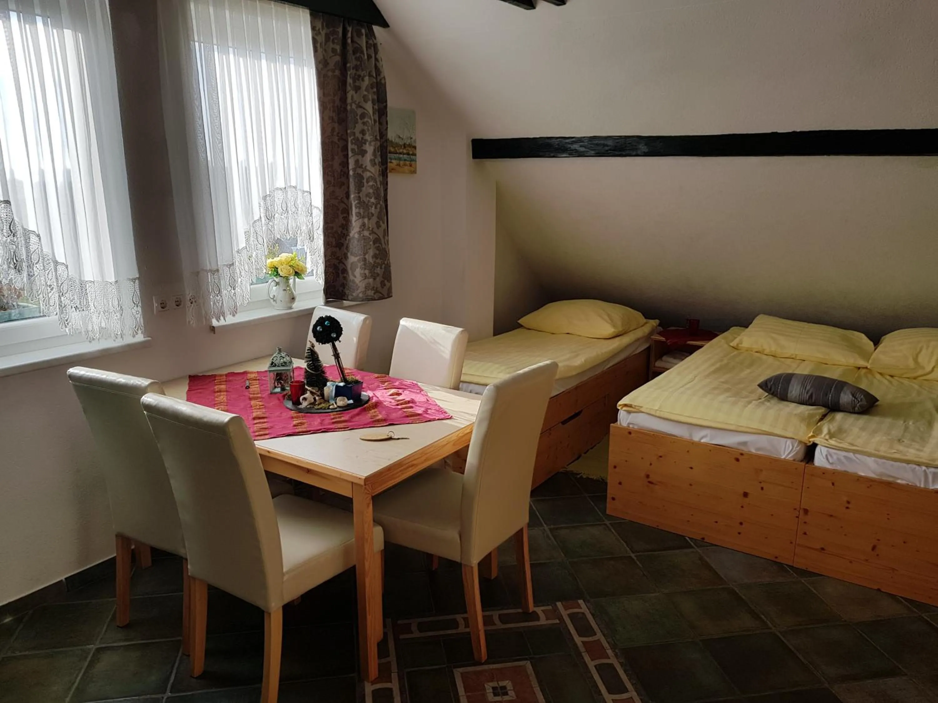 Day, Bed in Mama's House 7min from Airport