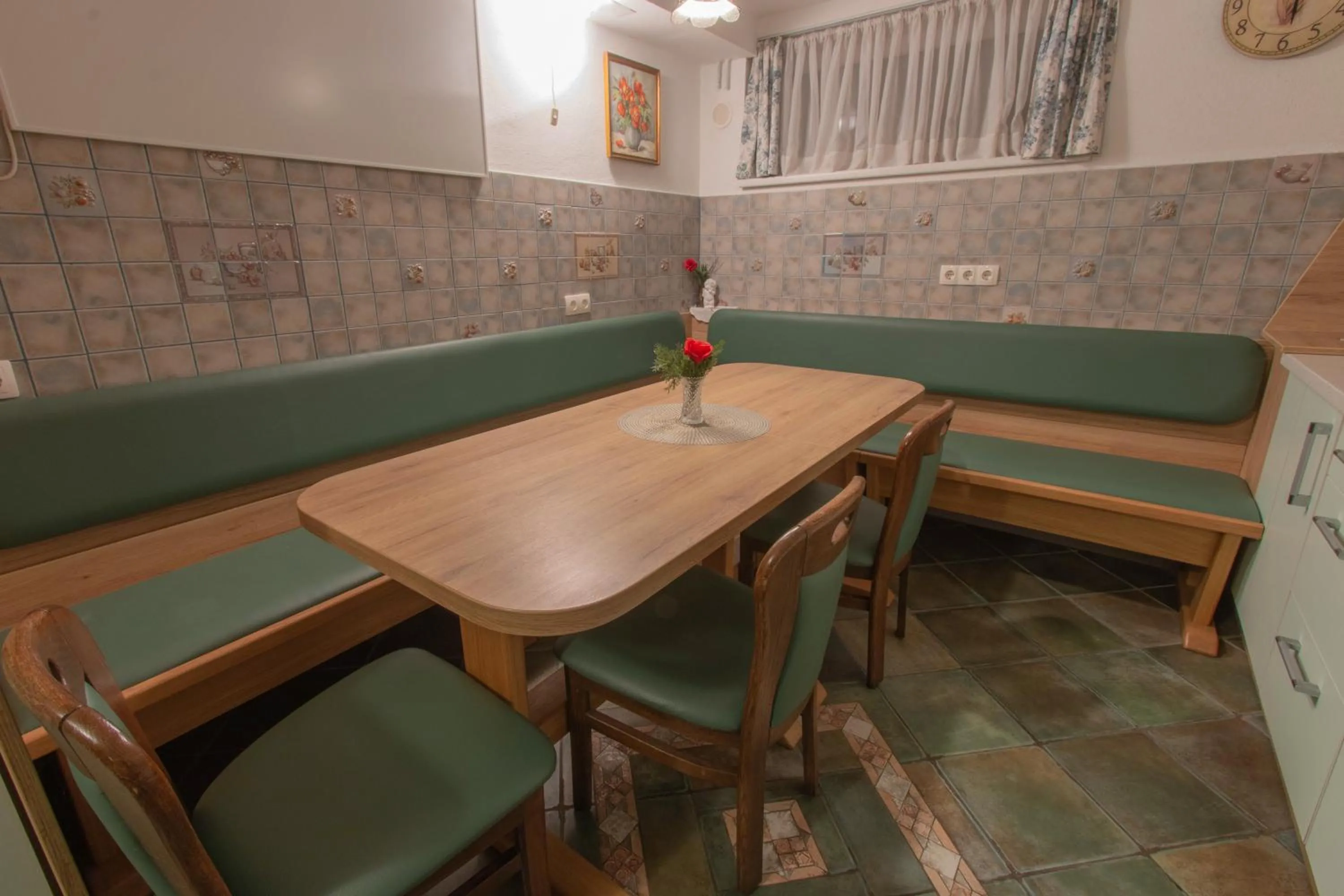 Kitchen or kitchenette in Mama's House 7min from Airport