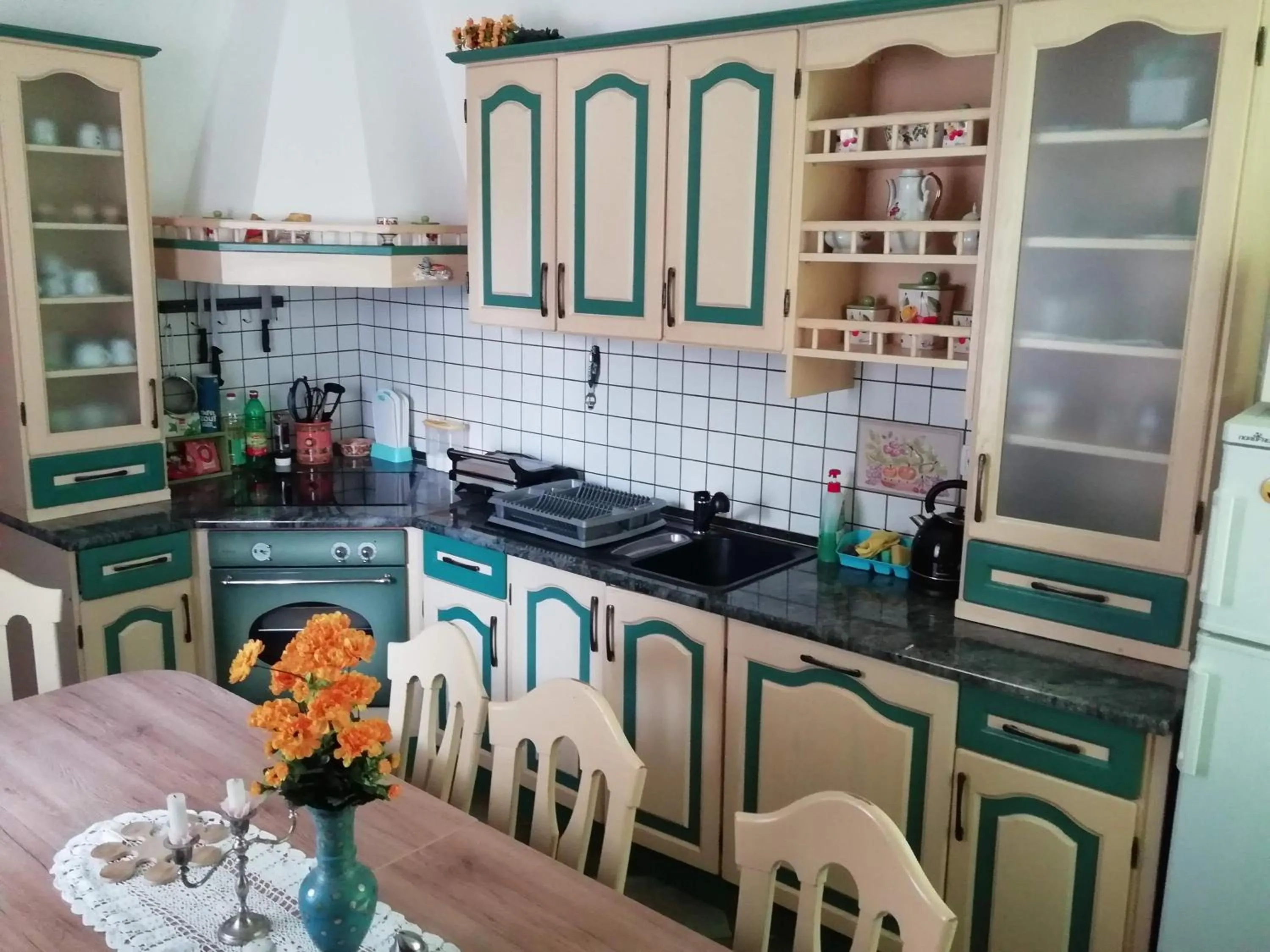 Restaurant/places to eat in Mama's House 7min from Airport