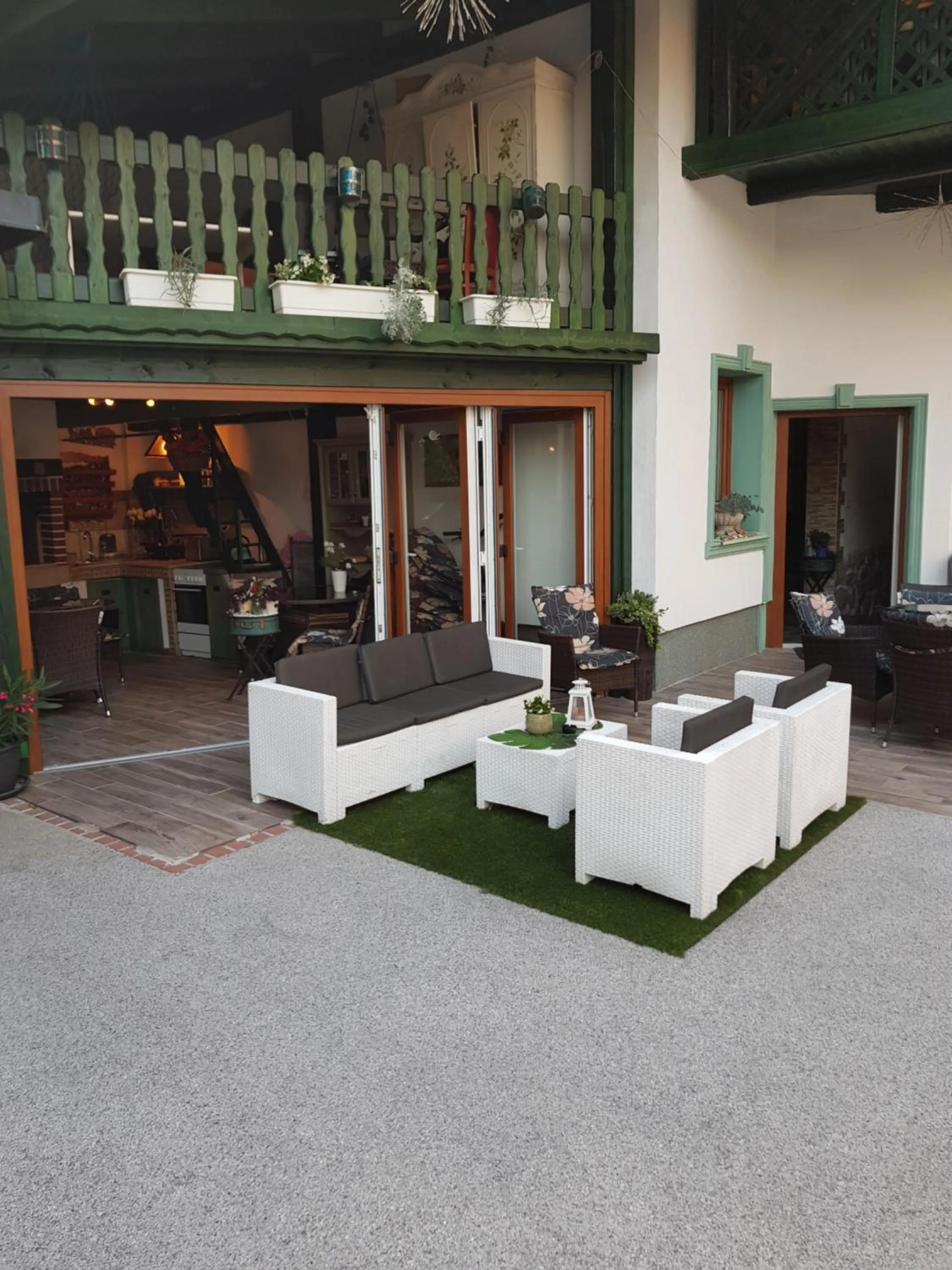 Property building in Mama's House 7min from Airport