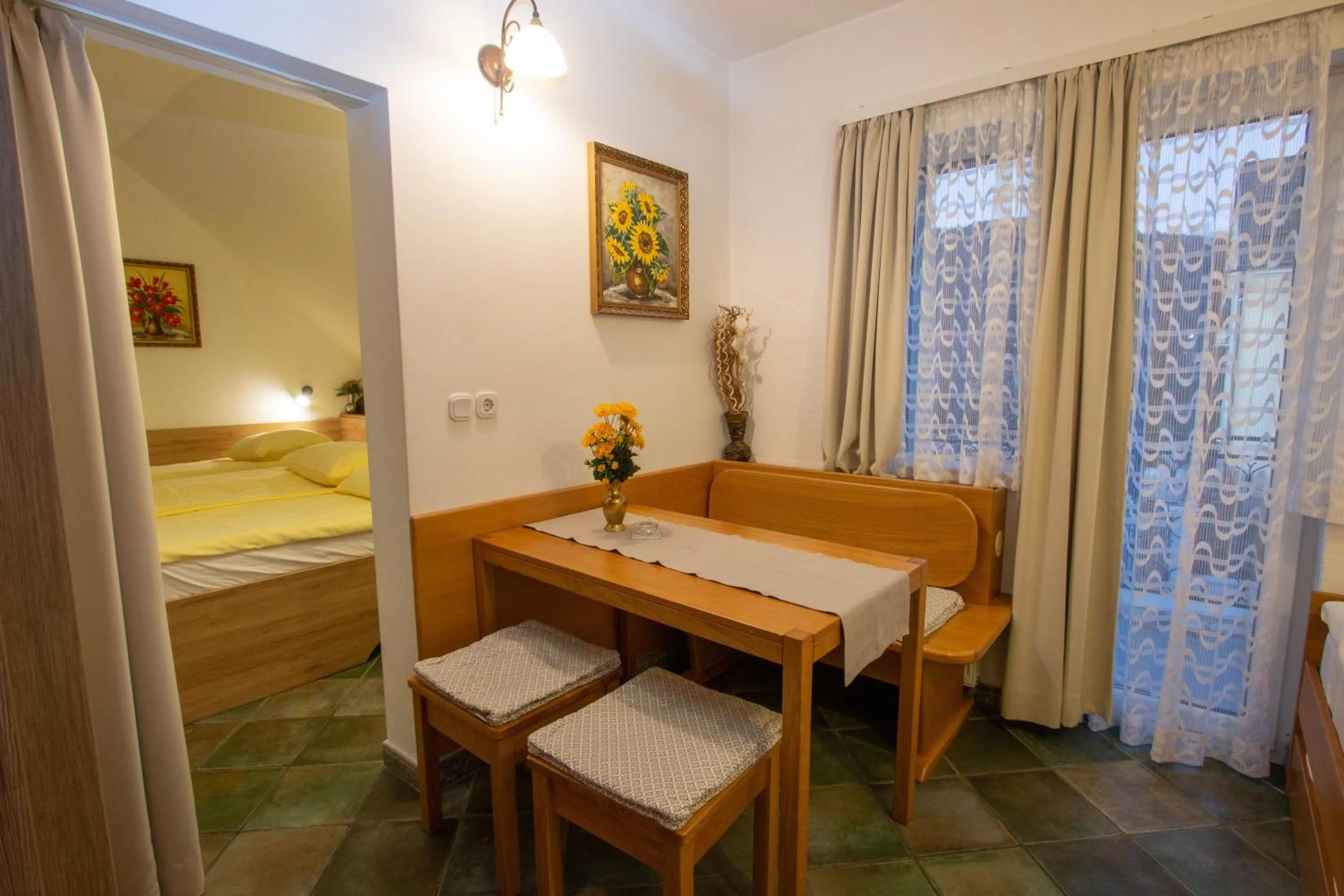 Bed in Mama's House 7min from Airport