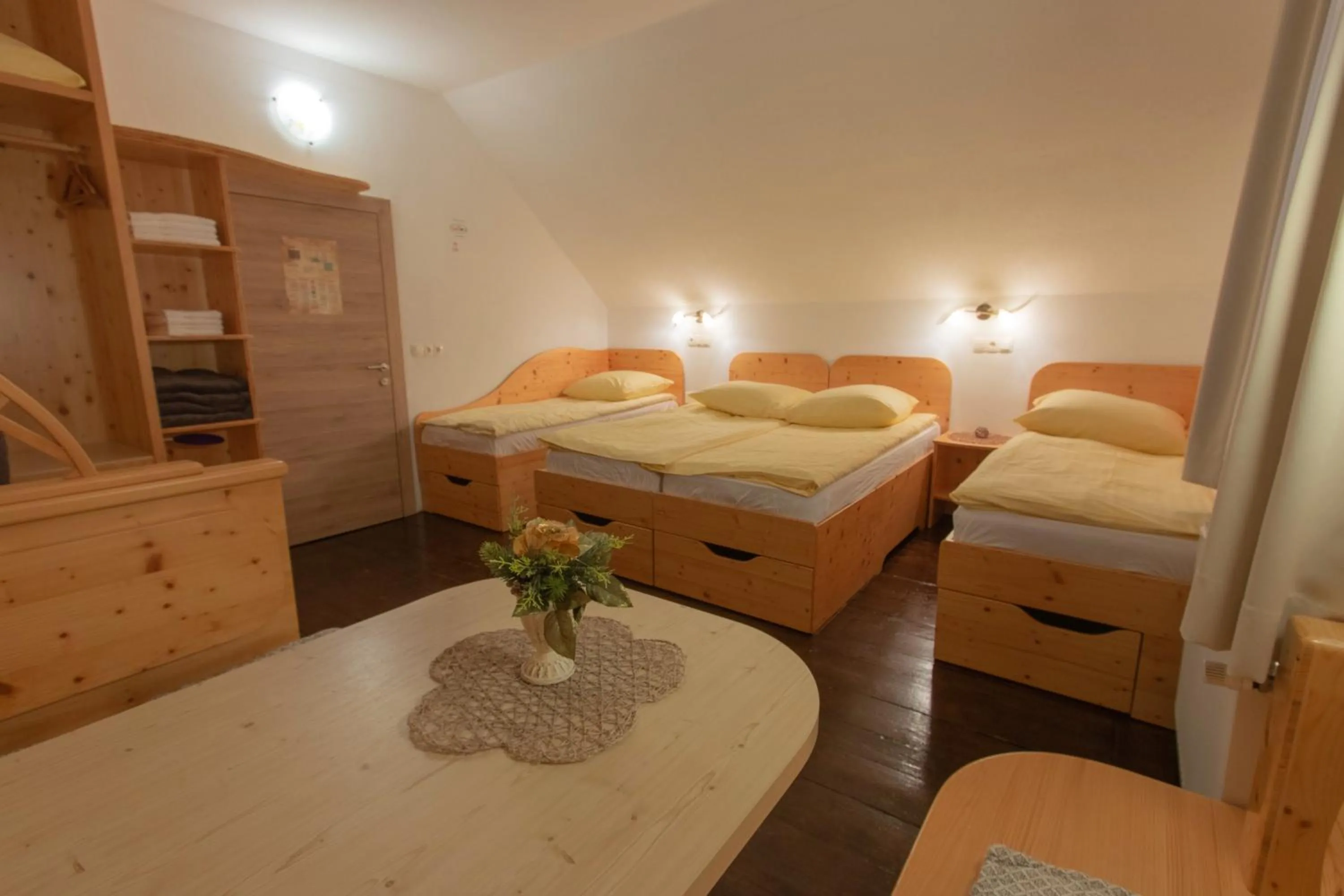 Bed in Mama's House 7min from Airport