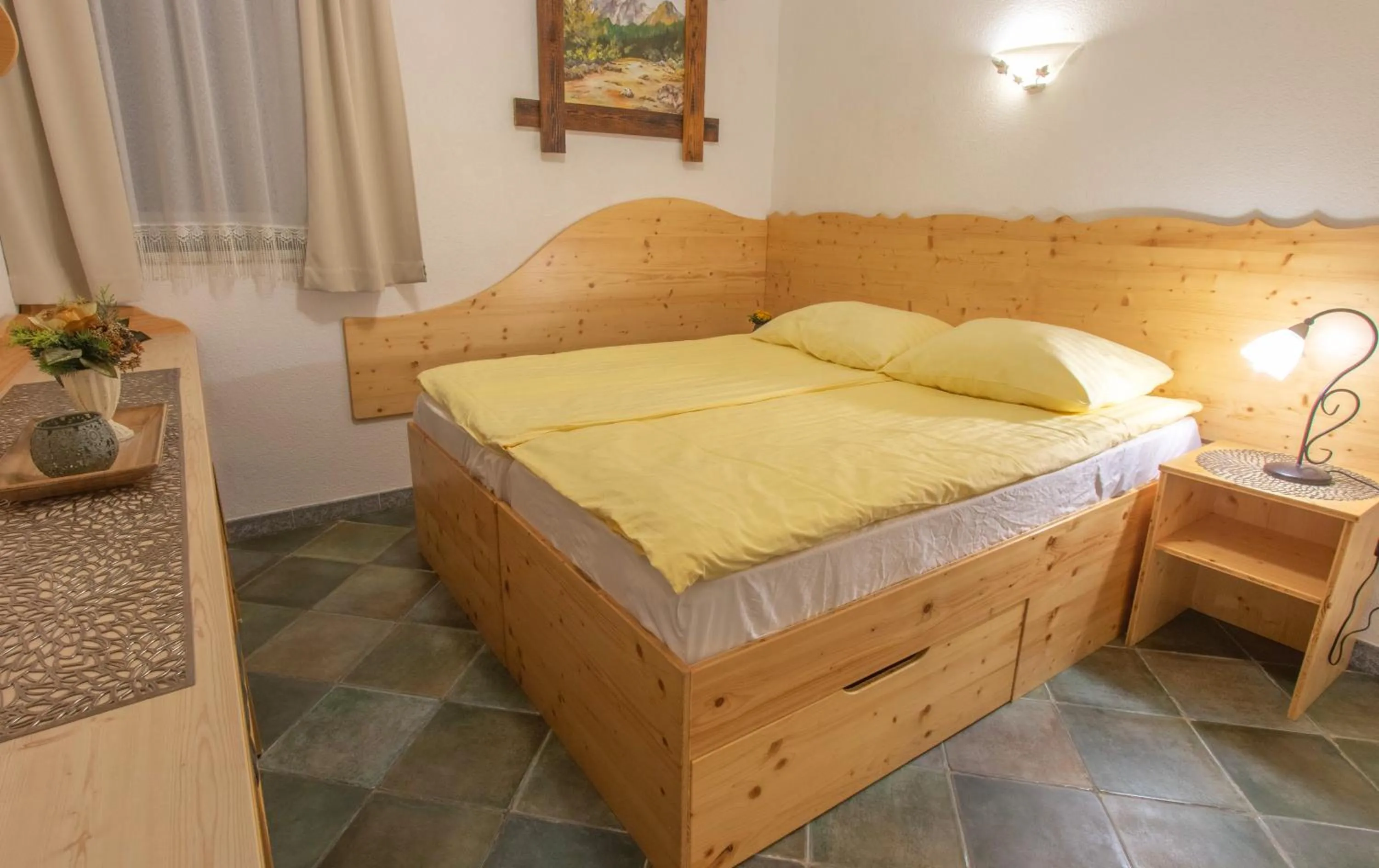 Bed in Mama's House 7min from Airport