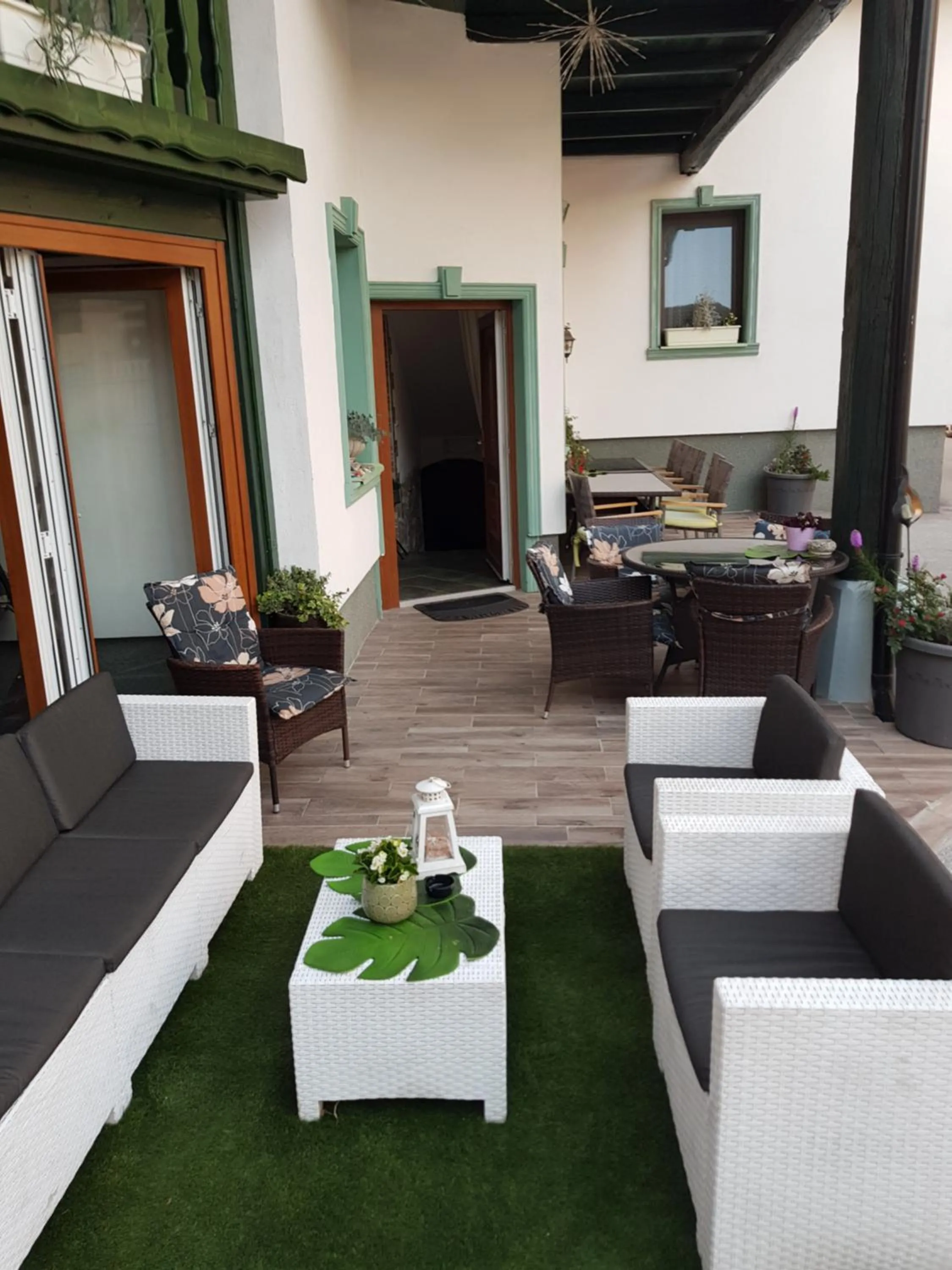 Property building in Mama's House 7min from Airport