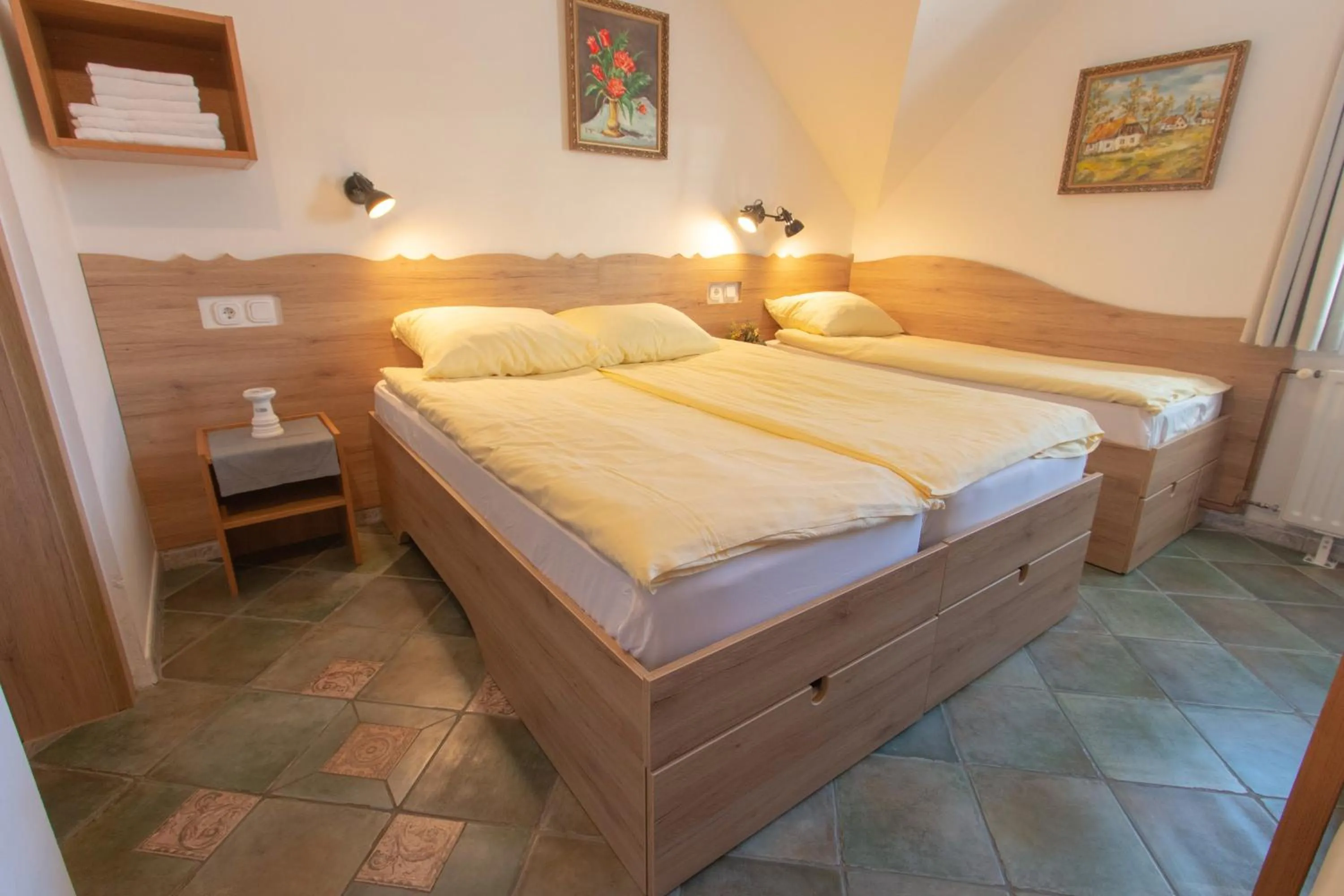 Bed in Mama's House 7min from Airport