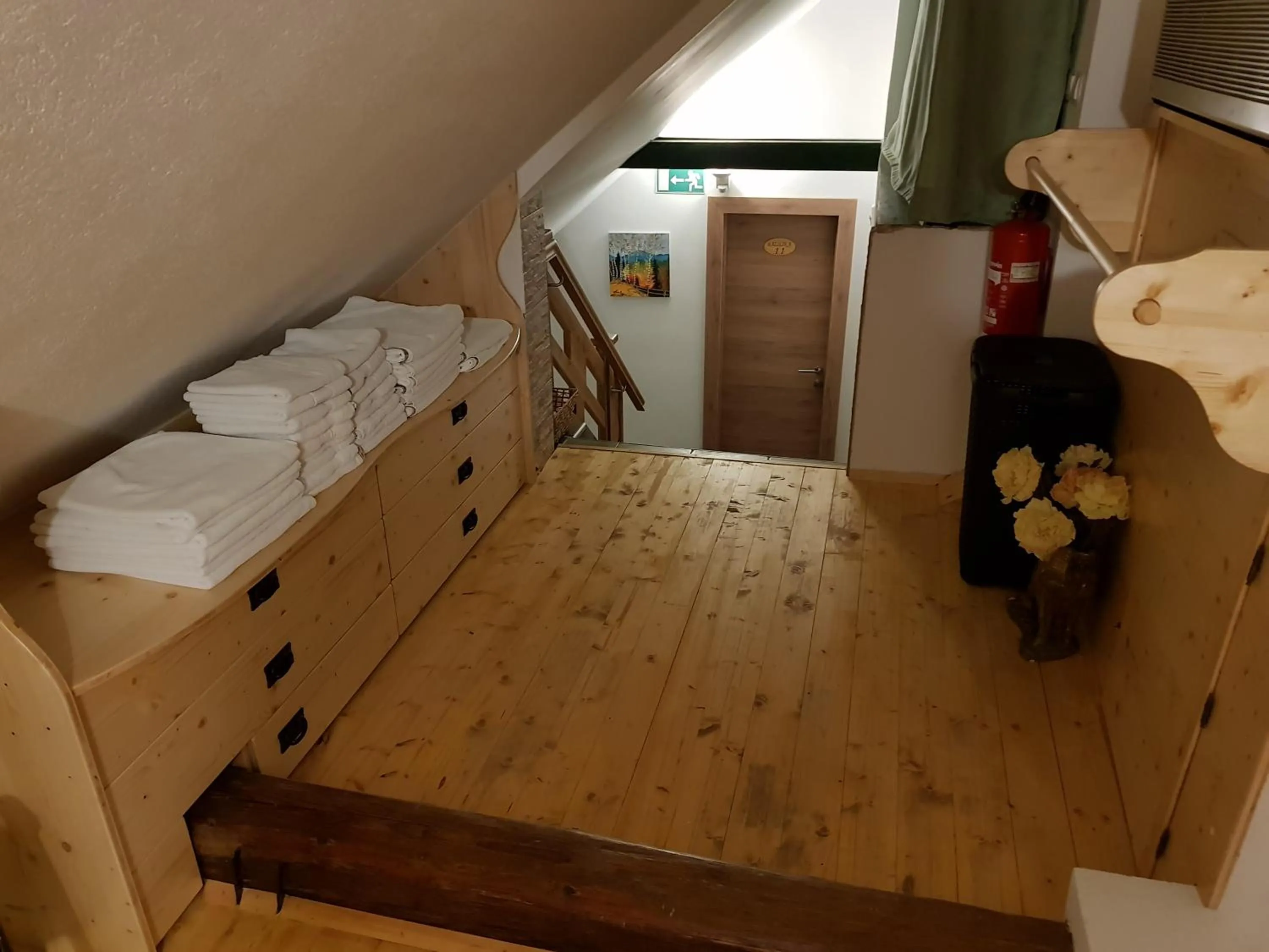 Night, Bed in Mama's House 7min from Airport