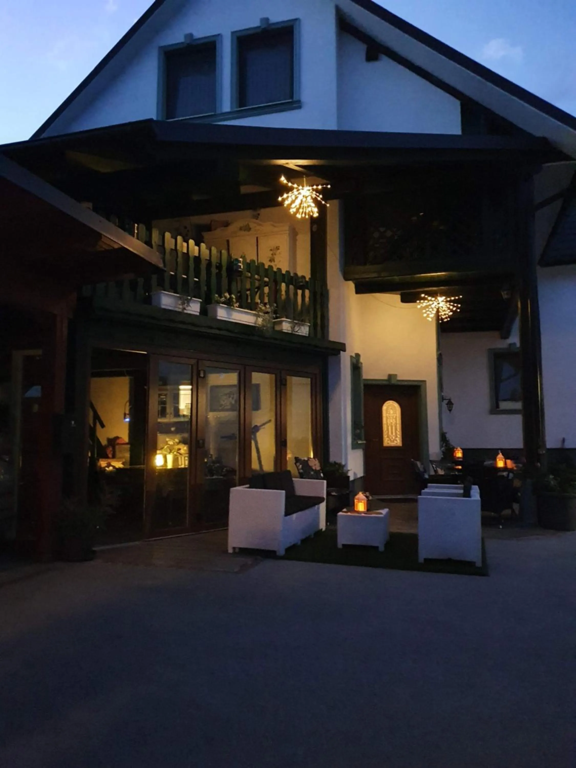 Property building in Mama's House 7min from Airport