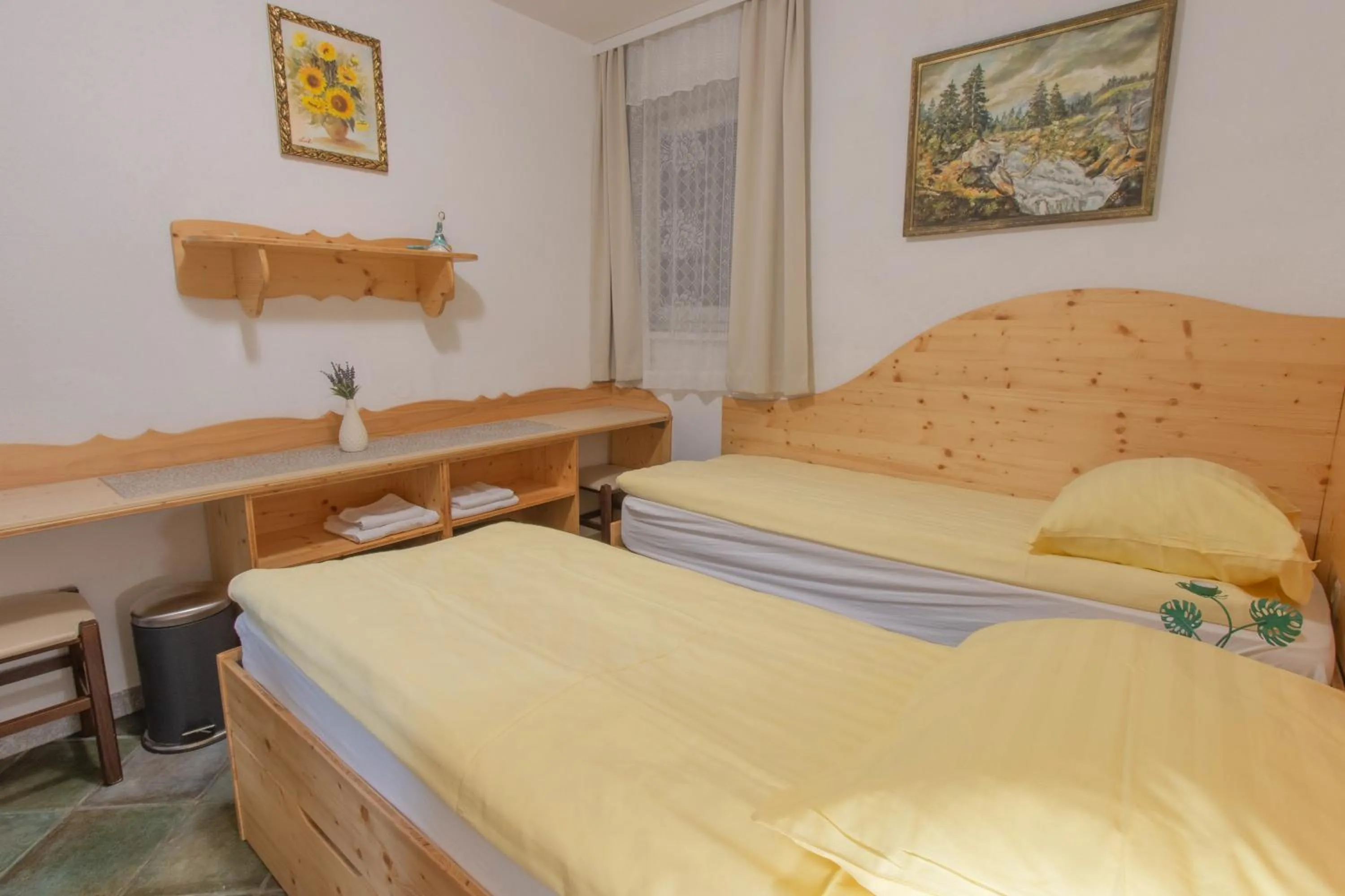 Bed in Mama's House 7min from Airport
