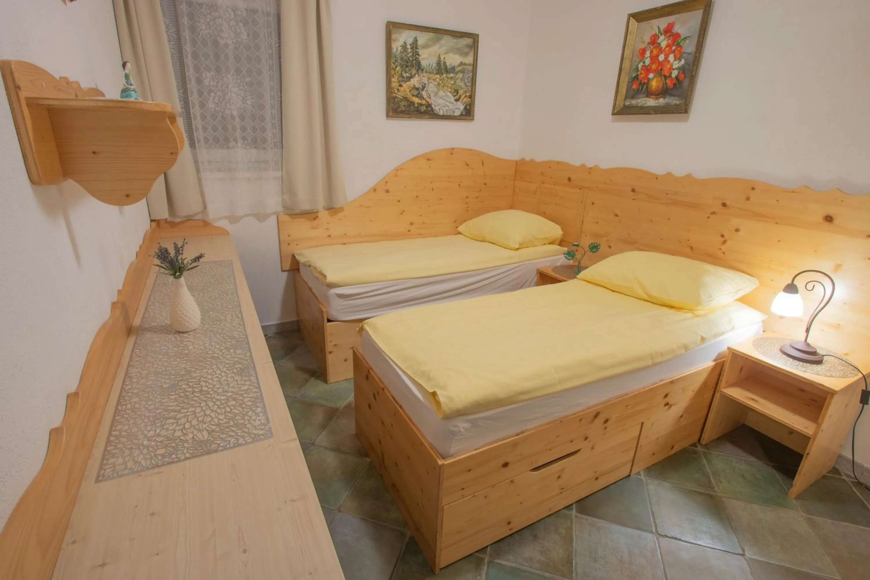 Bed in Mama's House 7min from Airport