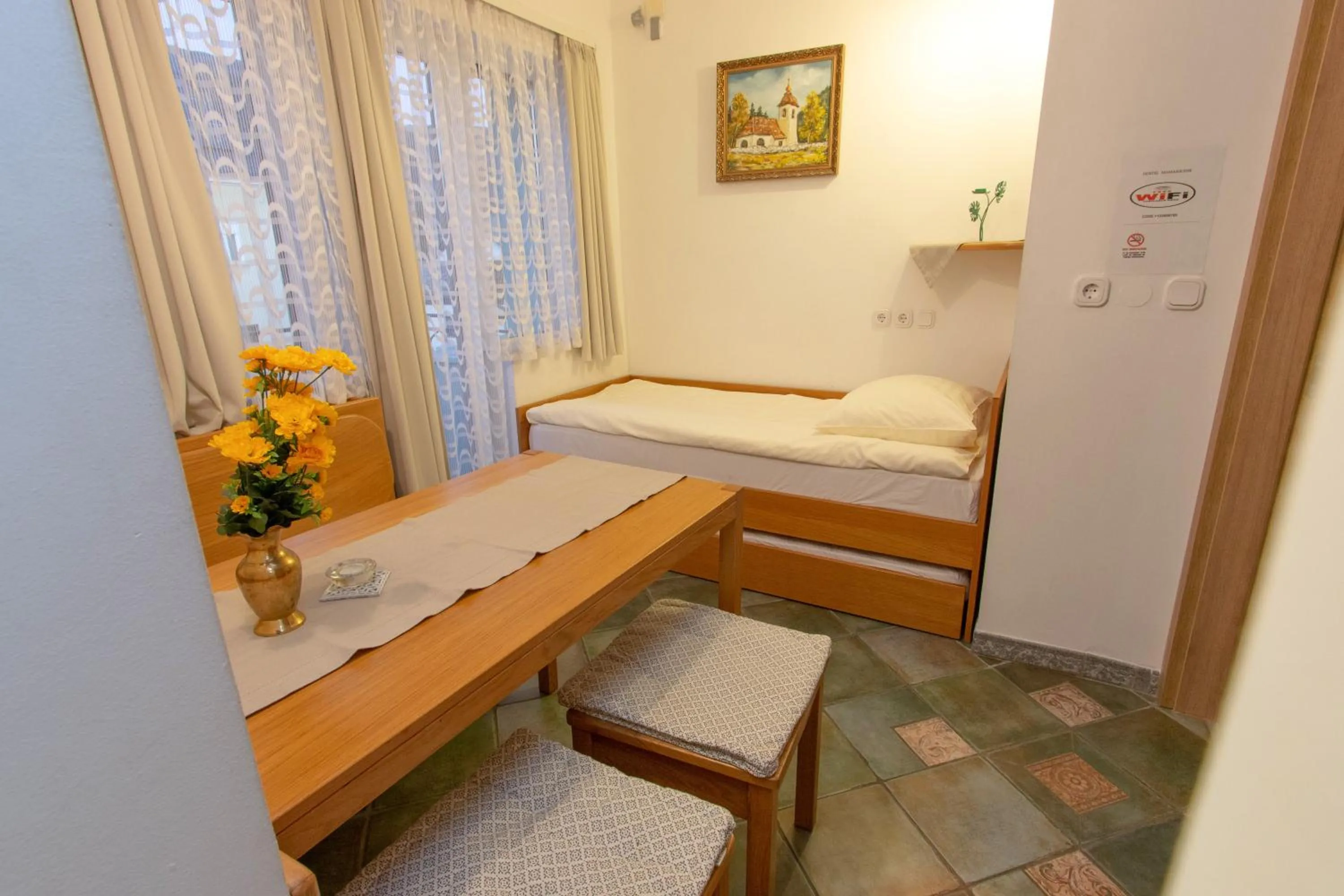 Bed in Mama's House 7min from Airport