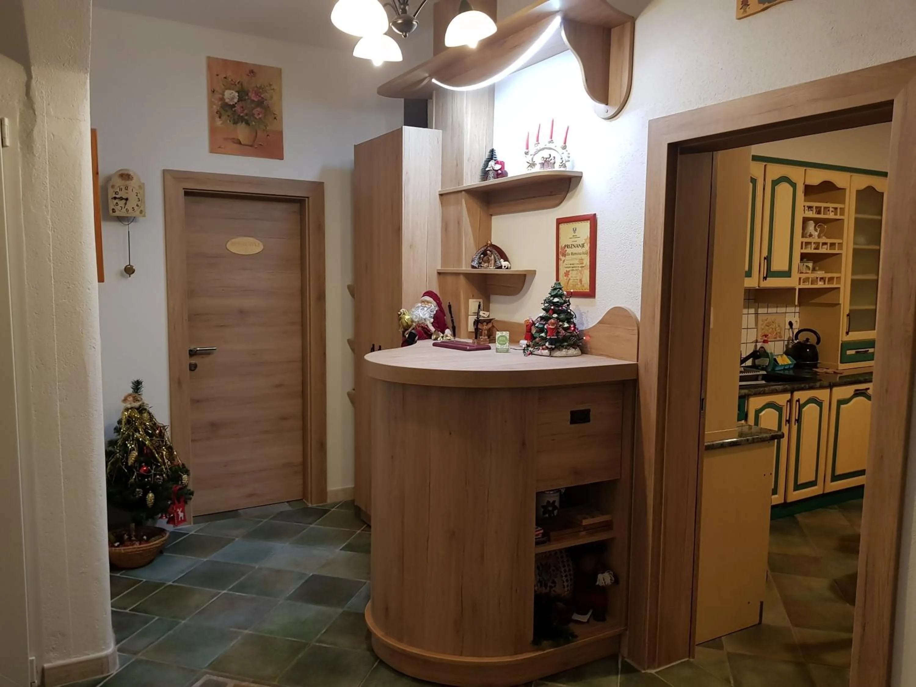 Lobby or reception in Mama's House 7min from Airport
