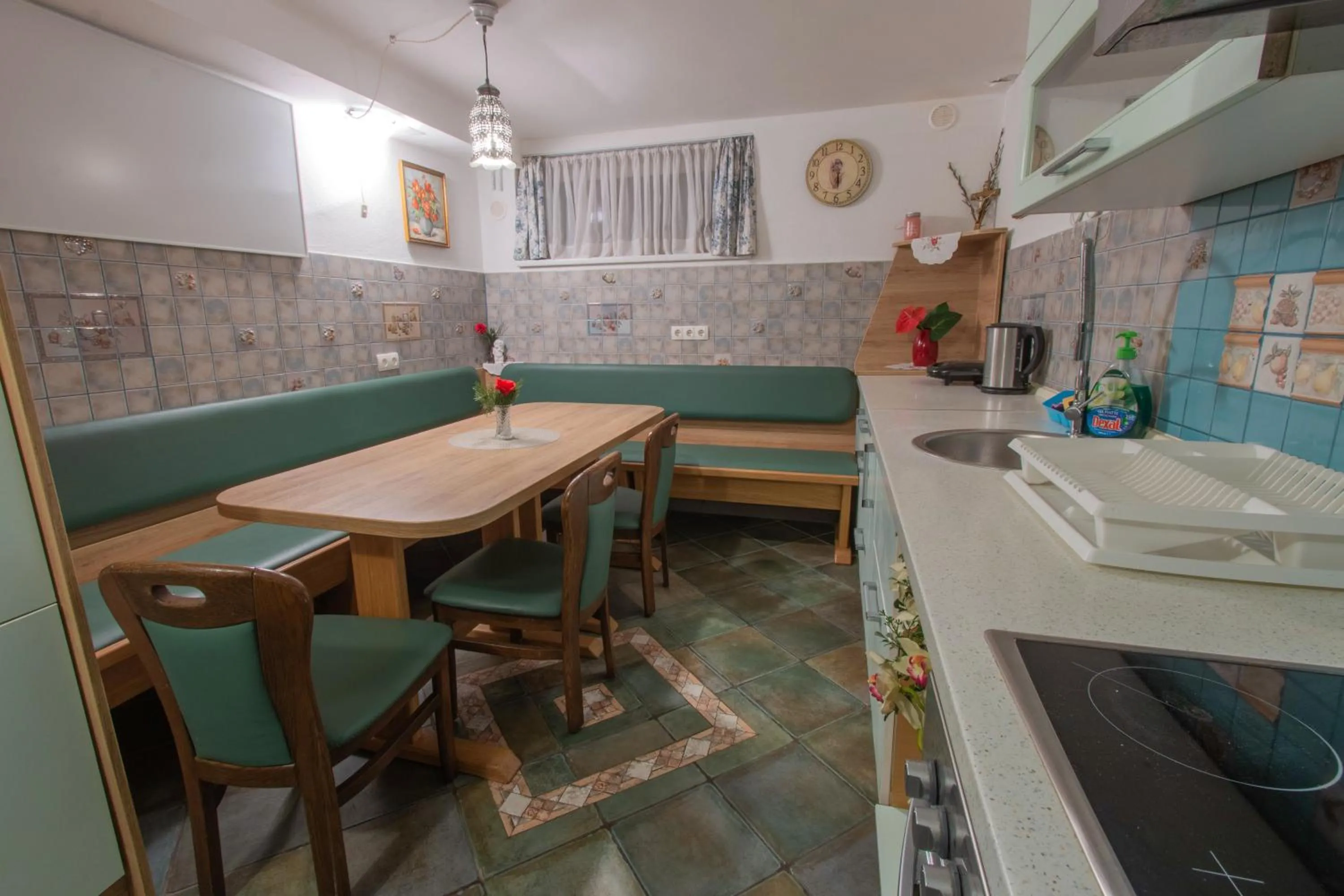 Kitchen or kitchenette in Mama's House 7min from Airport