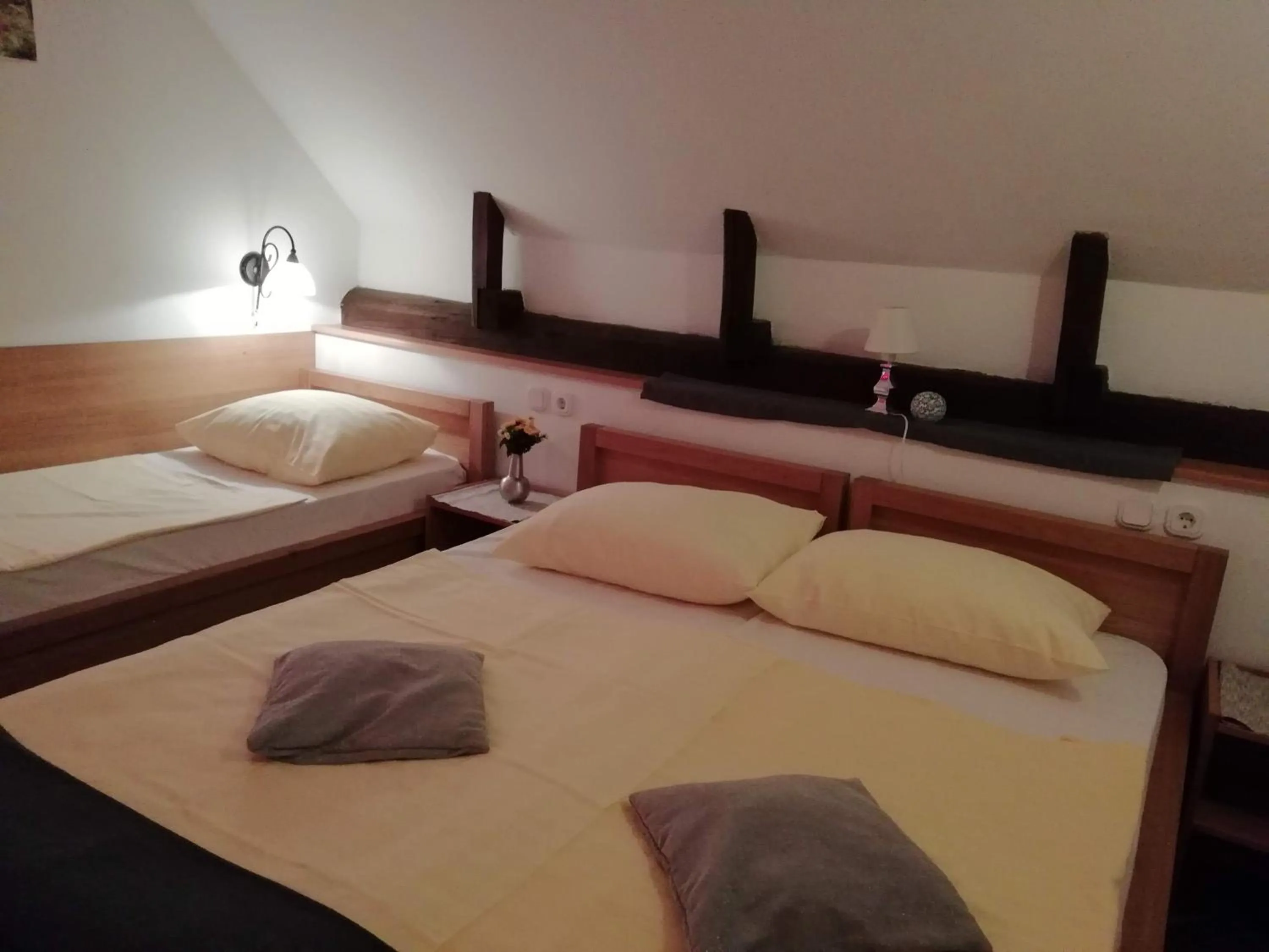 Bed in Mama's House 7min from Airport