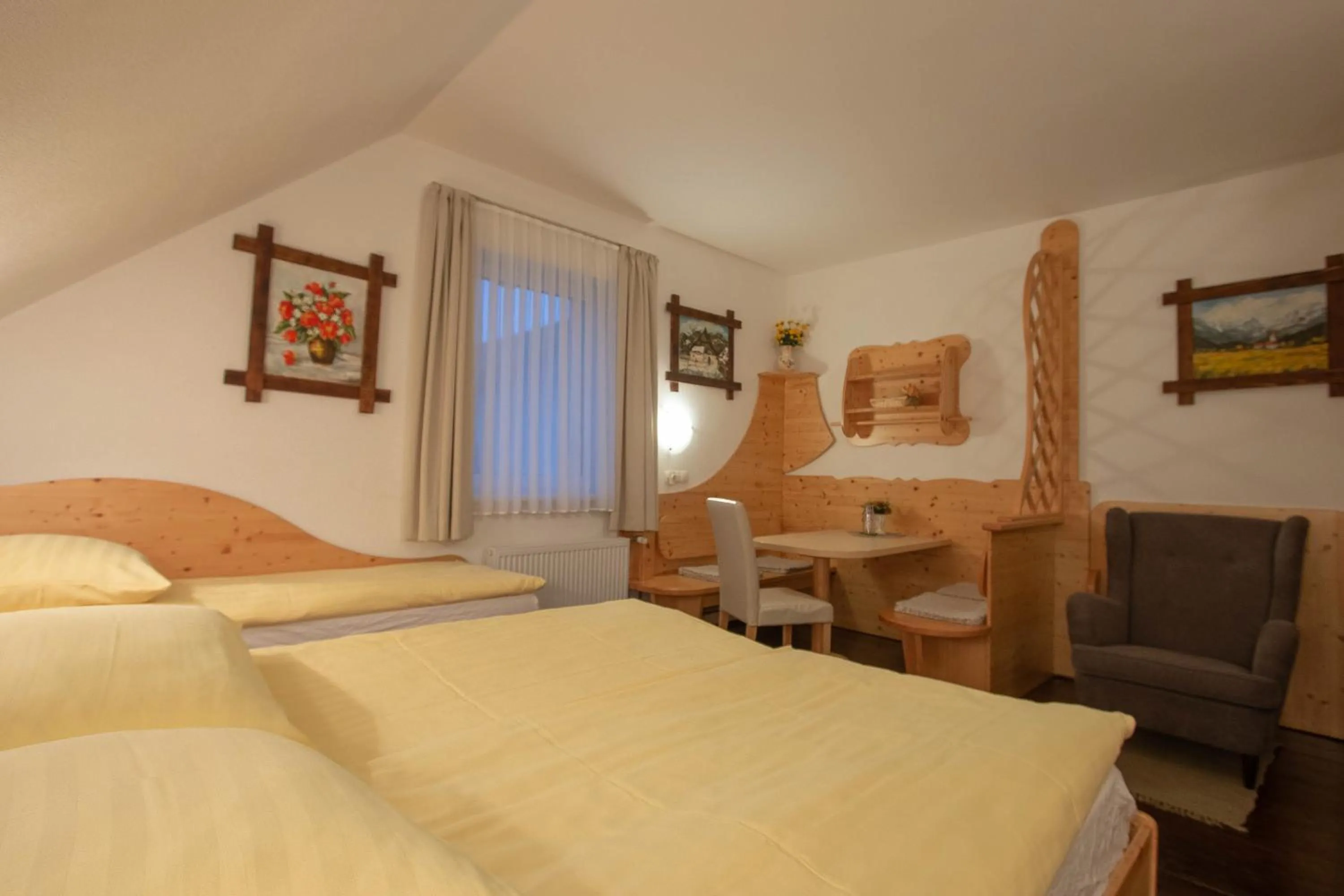Bed in Mama's House 7min from Airport