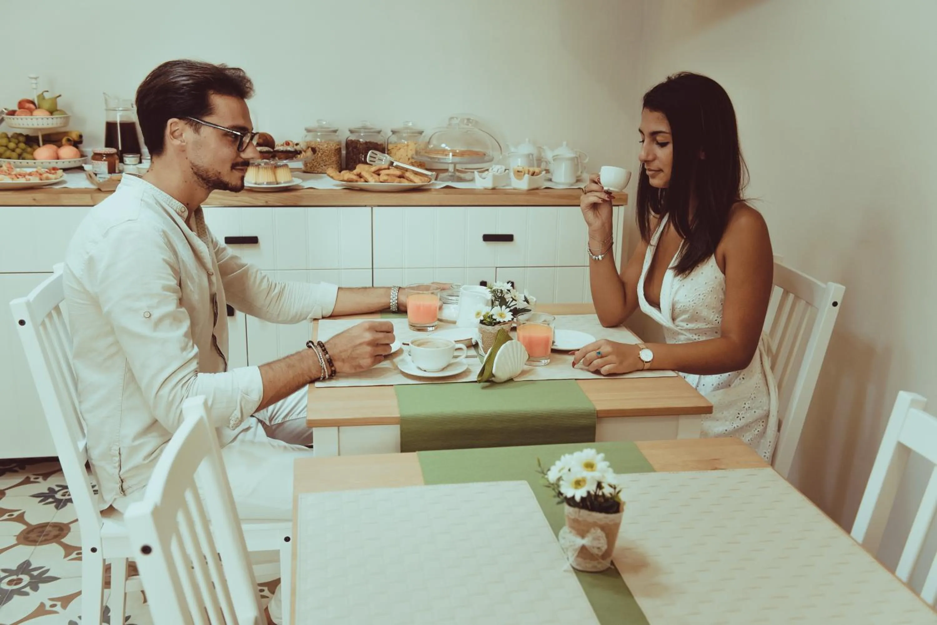 Communal lounge/ TV room in La Dimora di Teti