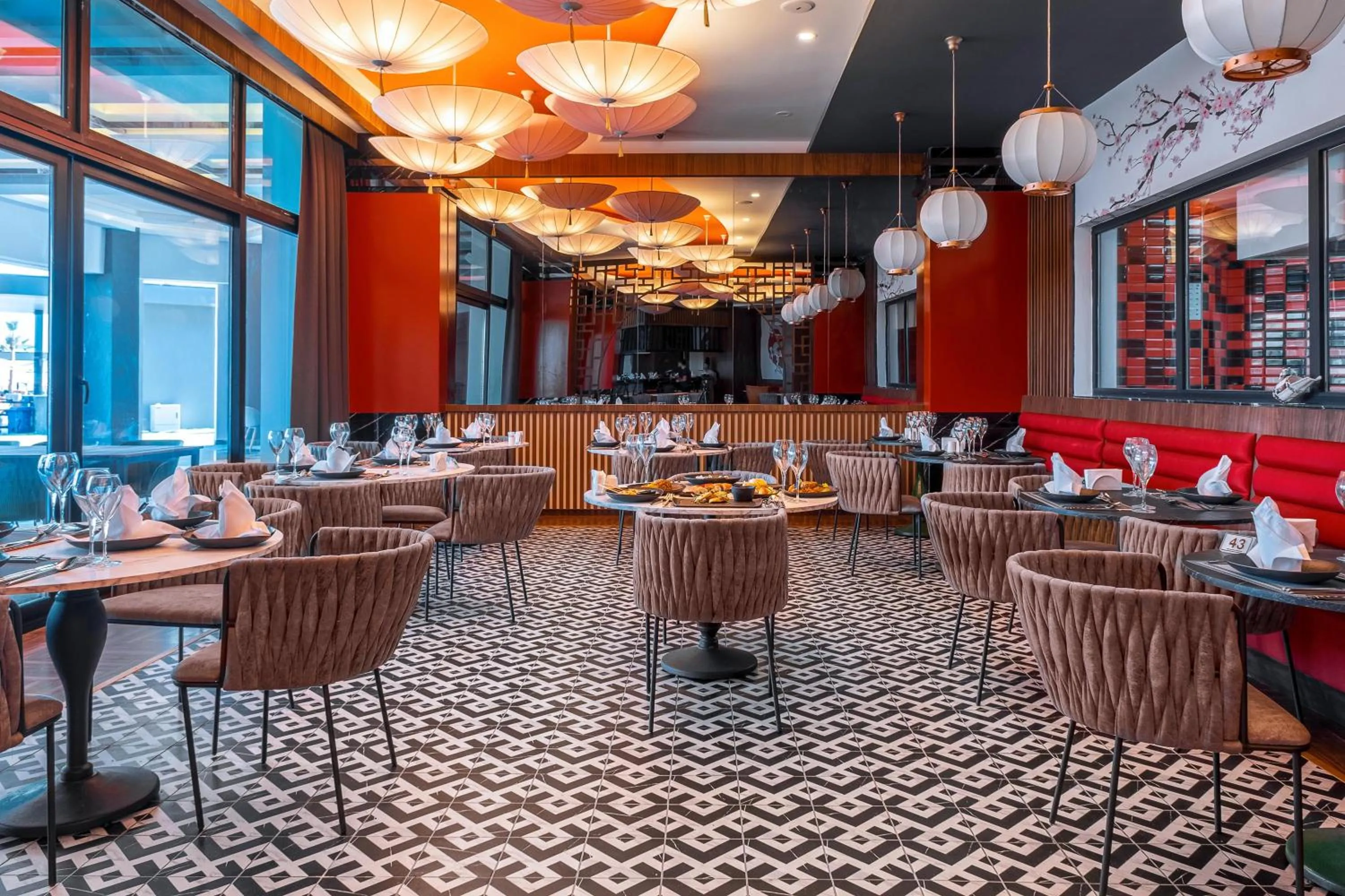 Restaurant/places to eat in Lago Hotel