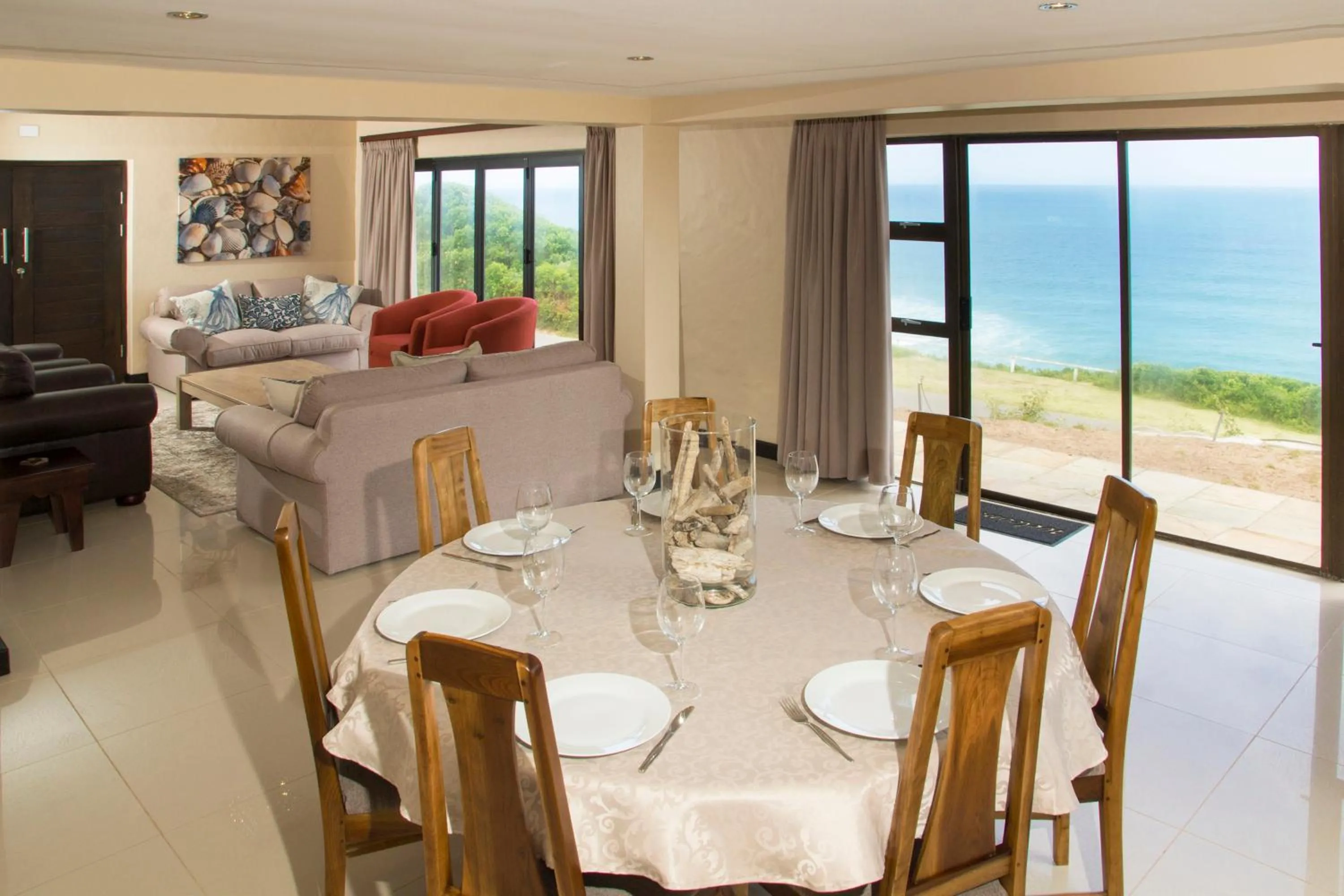 Dolphins on Six Self Catering Apartments
