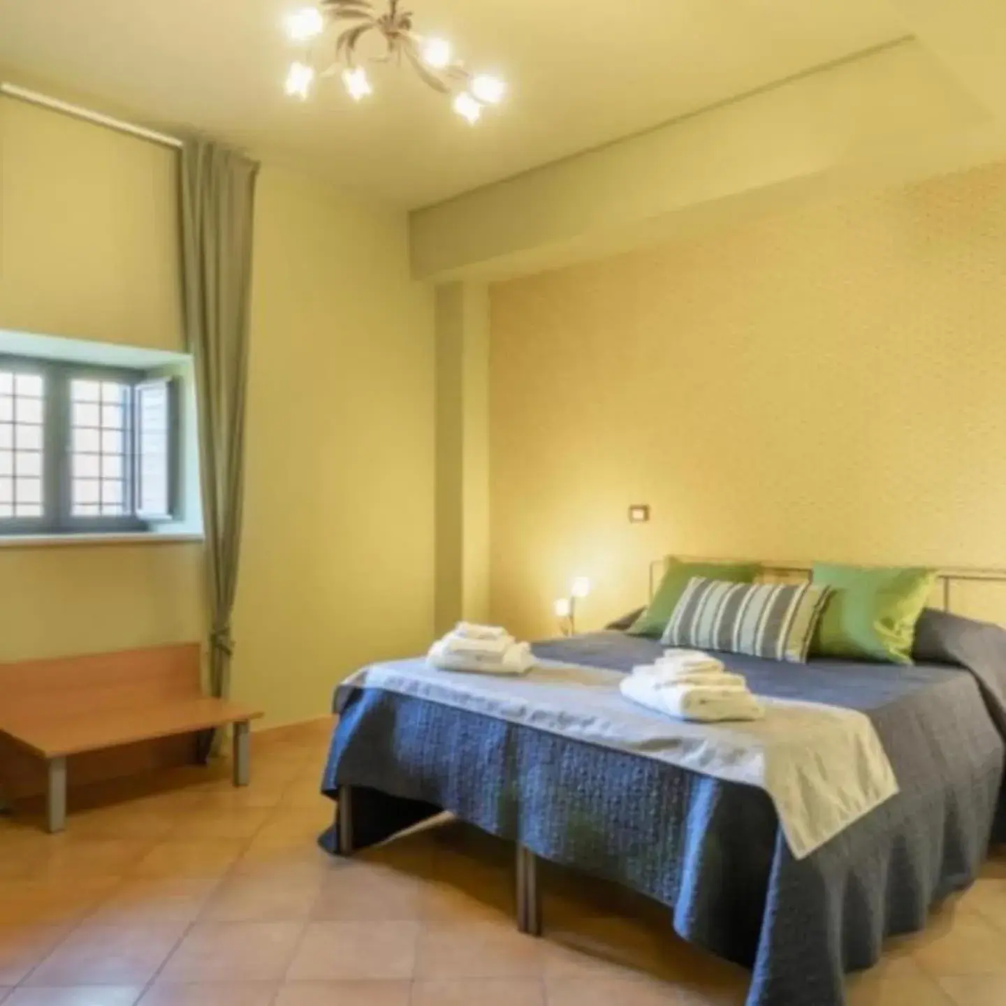 Large Double Room - single occupancy in Villa Rosaria Rooms Large Double Room - single occupancy in Villa Rosaria Rooms