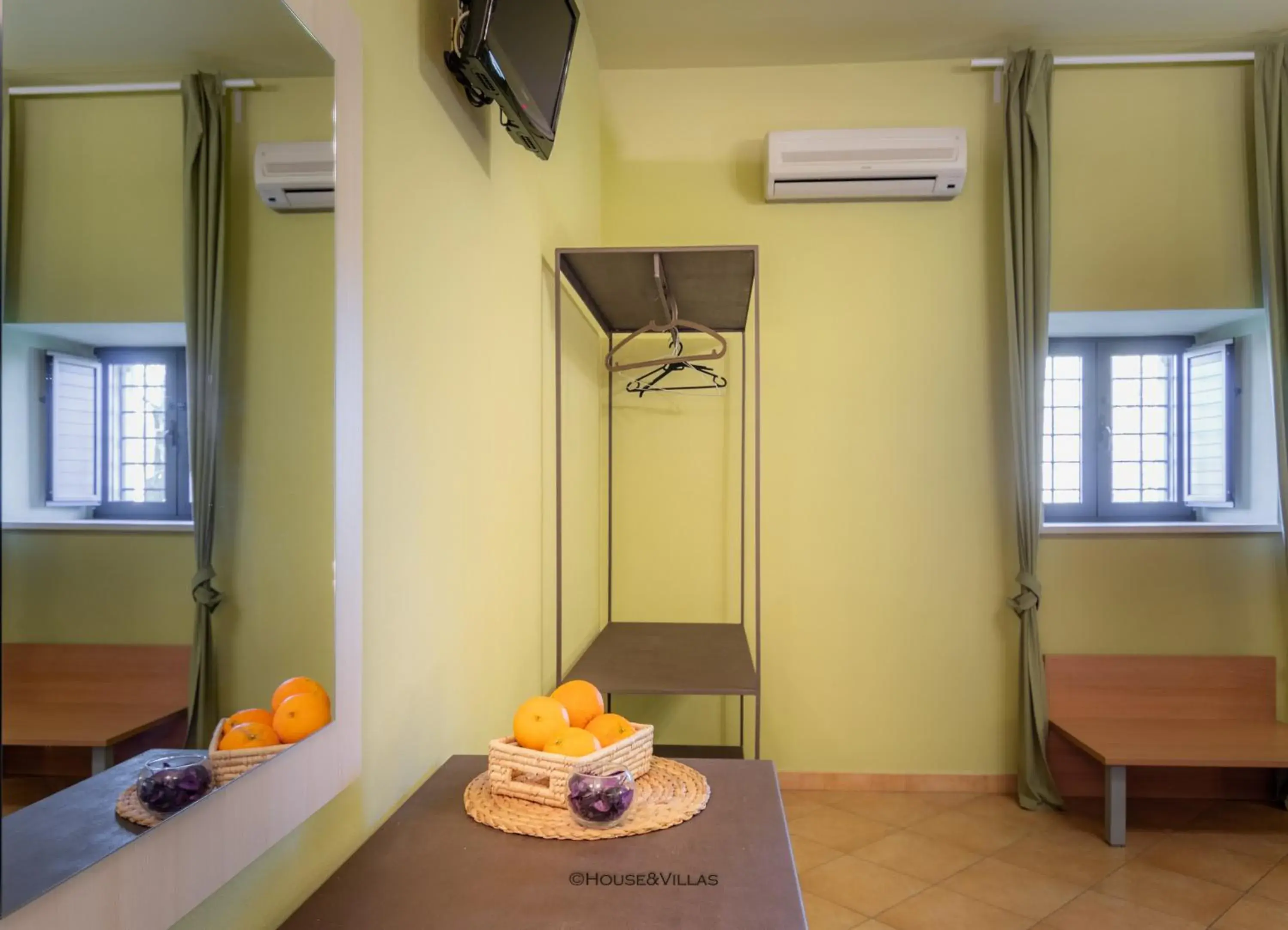 Large Double Room - single occupancy in Villa Rosaria Rooms Large Double Room - single occupancy in Villa Rosaria Rooms