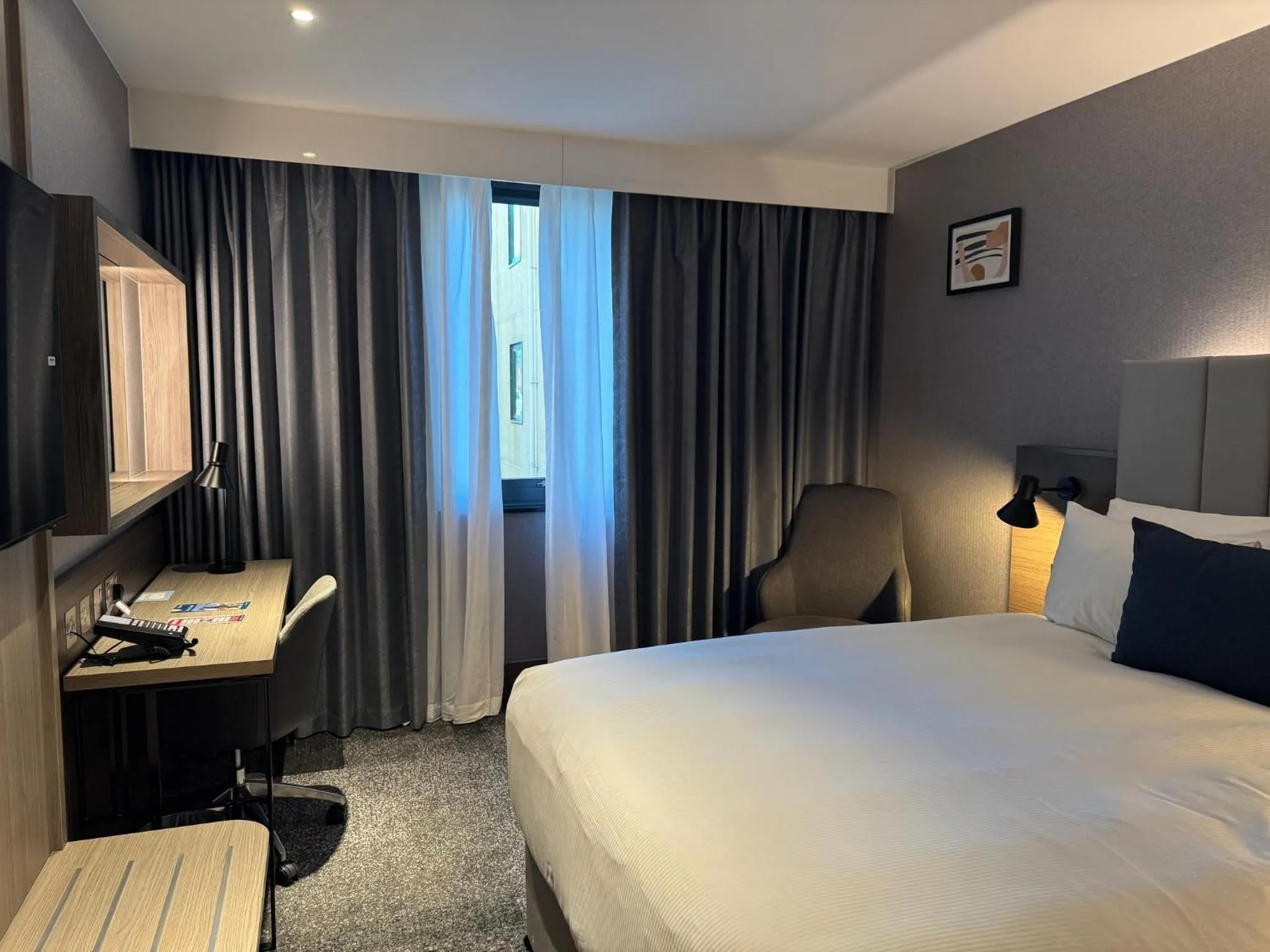 Photo of the whole room, Bed in Crowne Plaza London - Kingston by IHG
