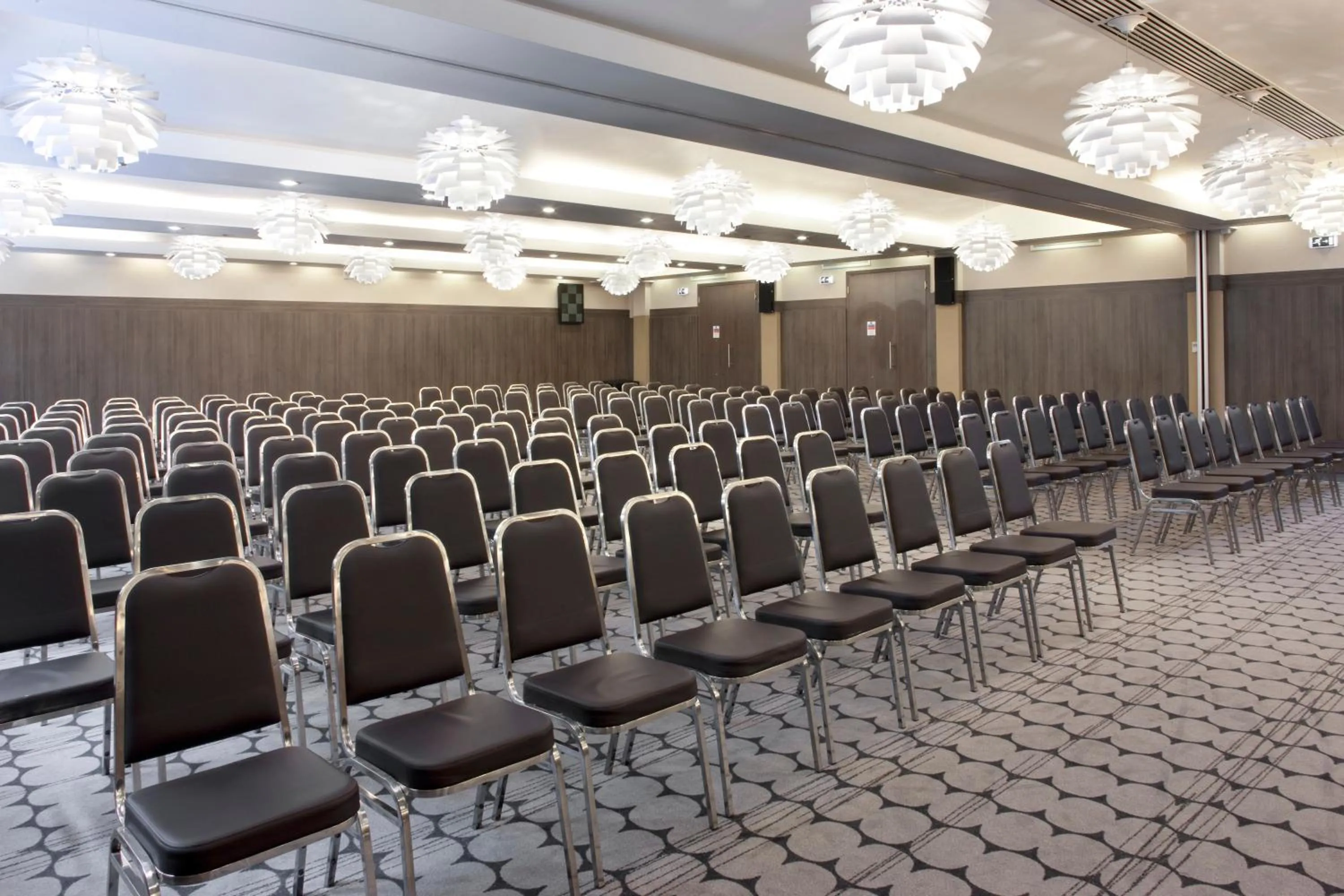 Meeting/conference room in Crowne Plaza London - Kingston by IHG