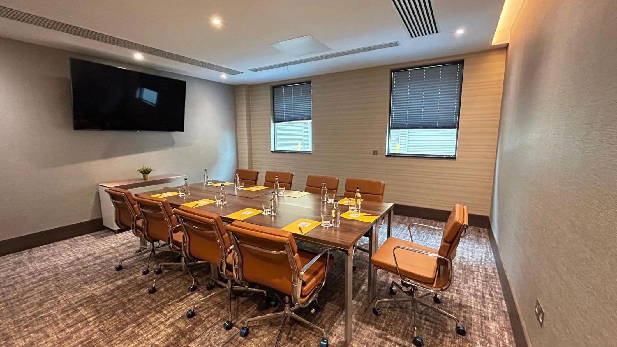 Meeting/conference room in Crowne Plaza London - Kingston by IHG
